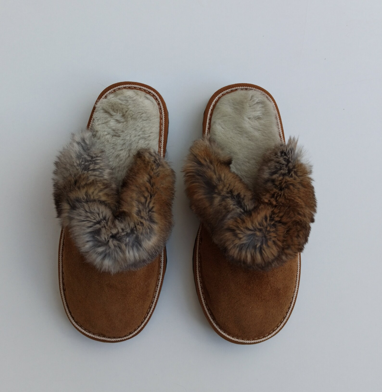 Real Sheepskin Fur Slippers in brown color - Image 2