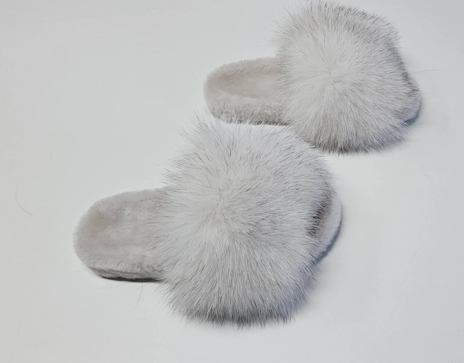 Real Fox - Sheepskin Fur Slippers in white color - Image 3