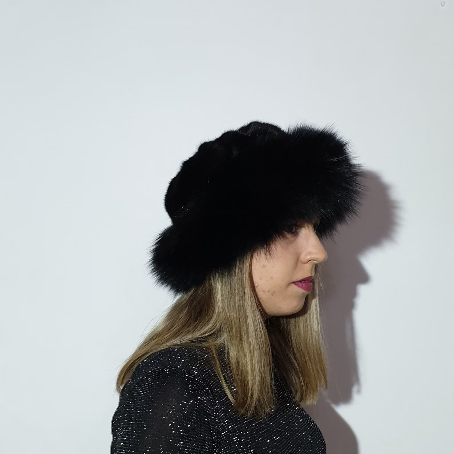 Real Mink - Fox Fur hat in black color - Image 2