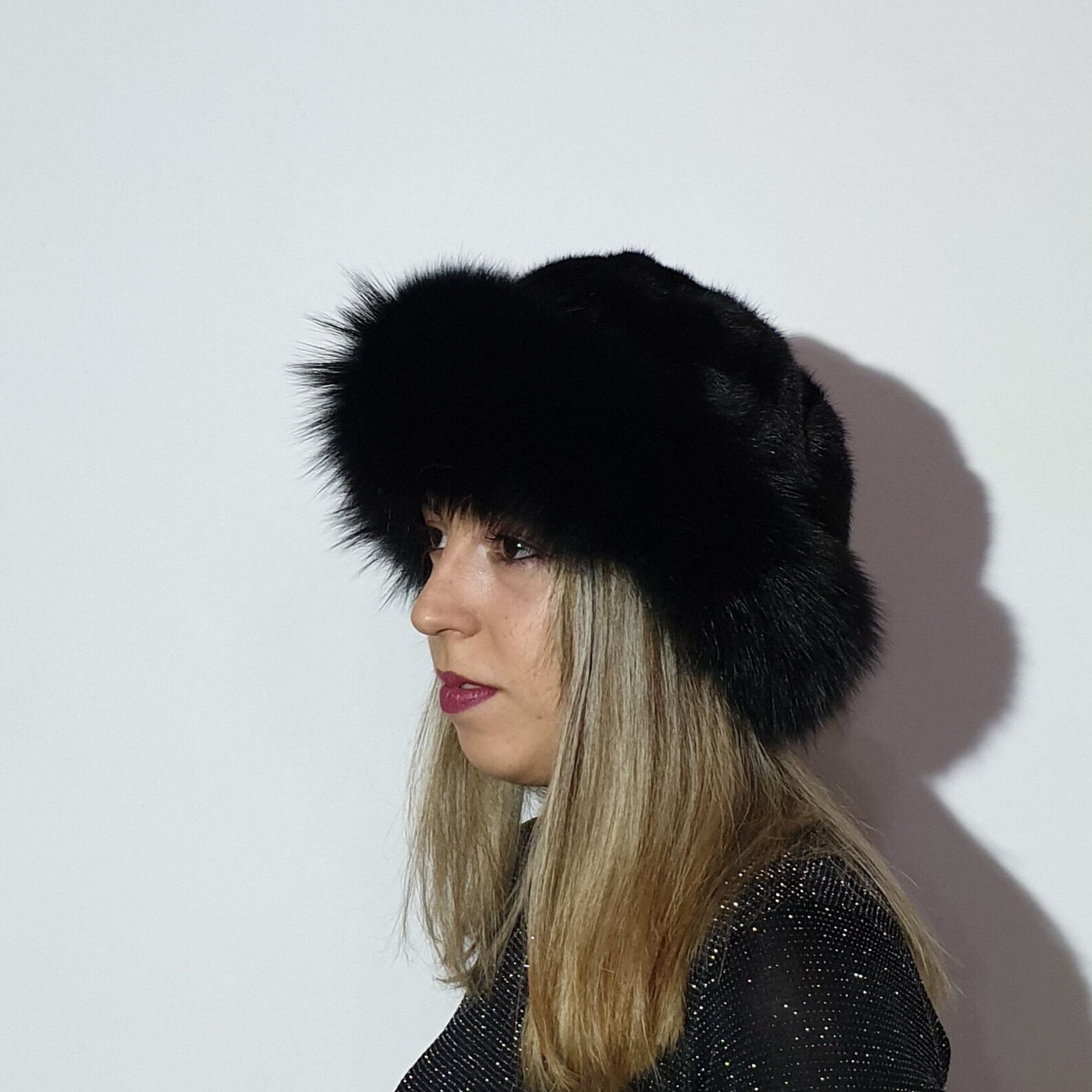 Real Mink - Fox Fur hat in black color - Image 4