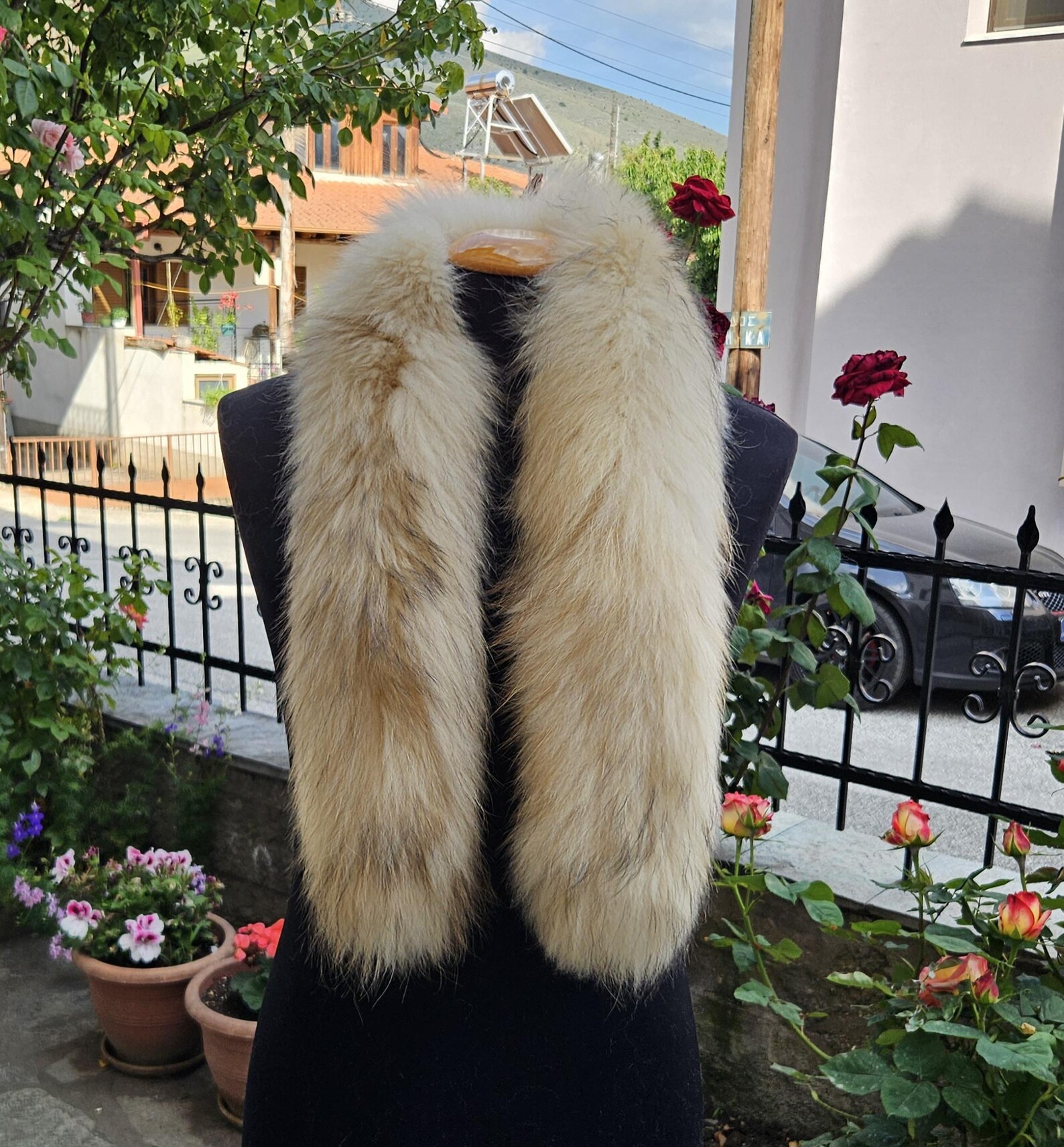 Real Fin Raccoon Fur Trim Hood - Image 3