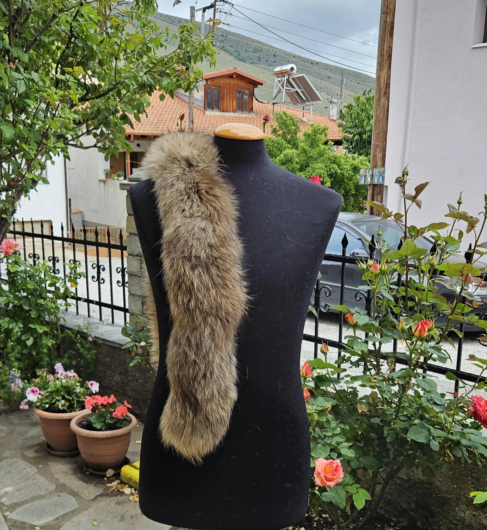 Real Fin Raccoon Fur Trim Hood - Image 5