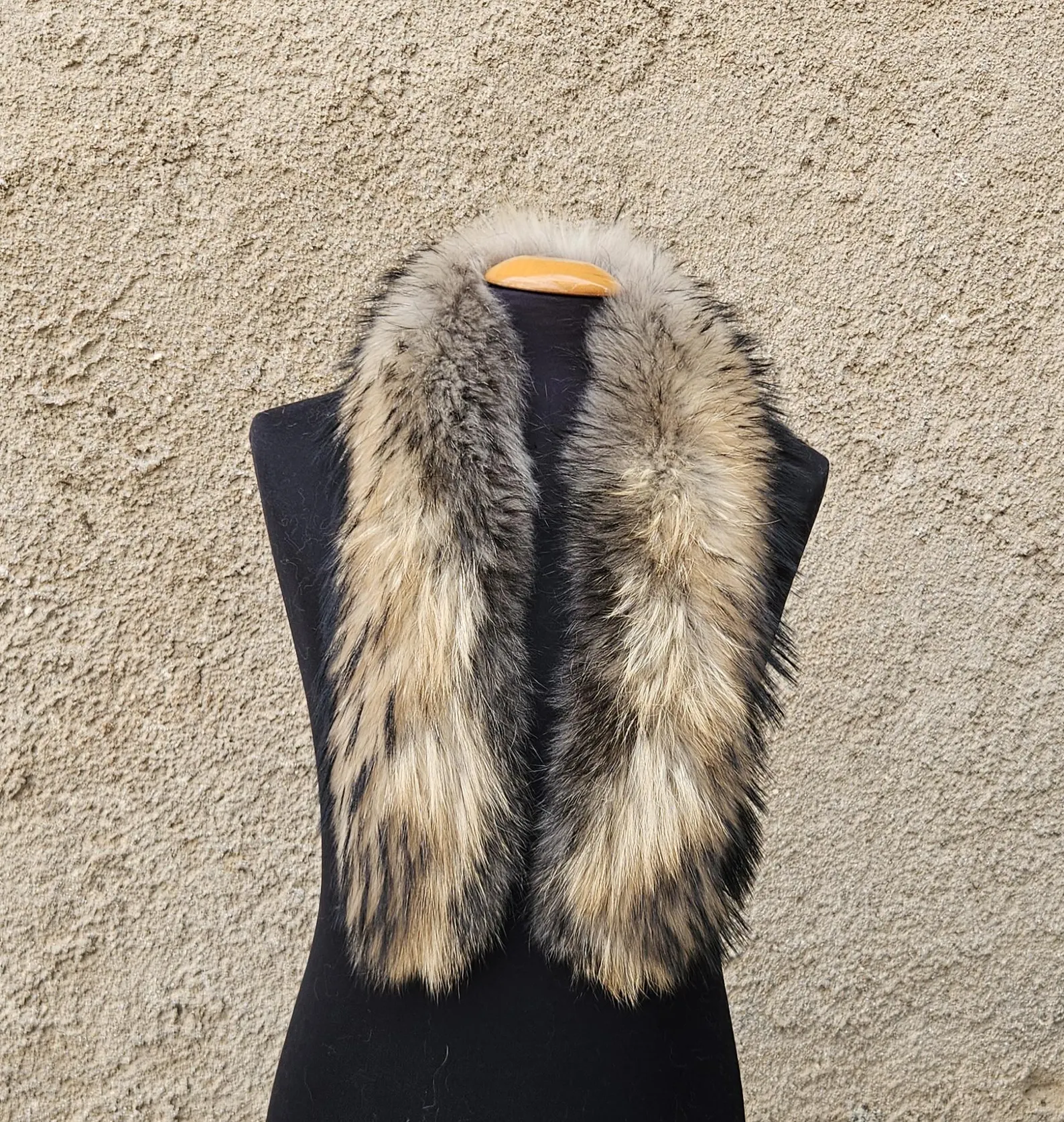 Real Fin Raccoon Fur Trim Hood