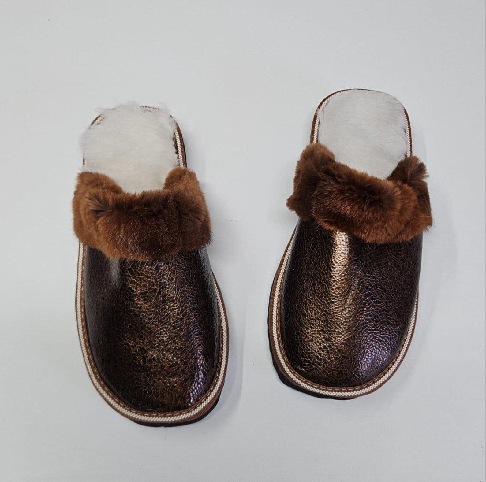 Real Sheepskin Fur Slippers in brown color - Image 3