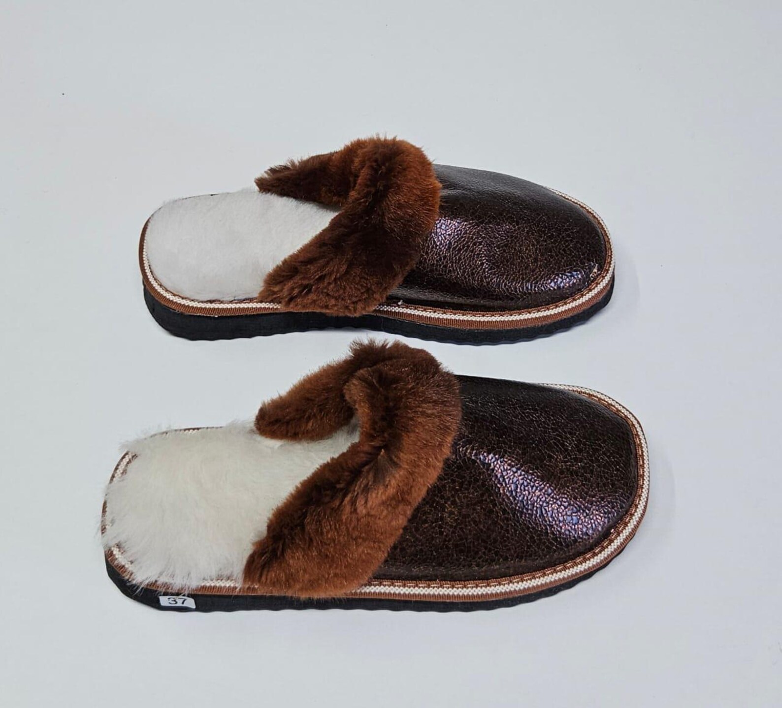 Real Sheepskin Fur Slippers in brown color - Image 2