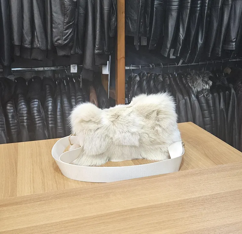 Real Fox Fur Bag with leather details in beige color - Image 3