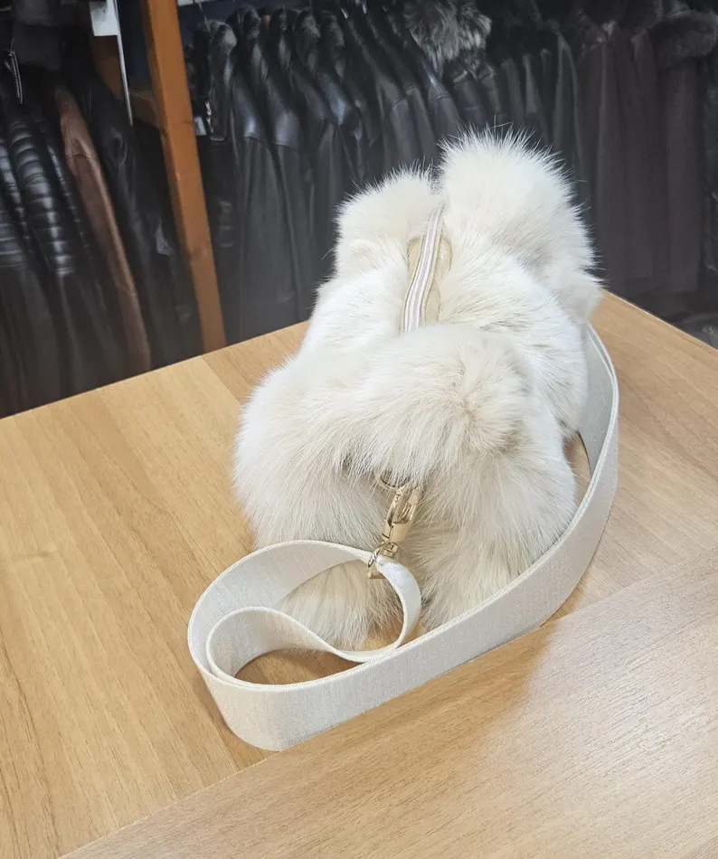 Real Fox Fur Bag with leather details in beige color - Image 4
