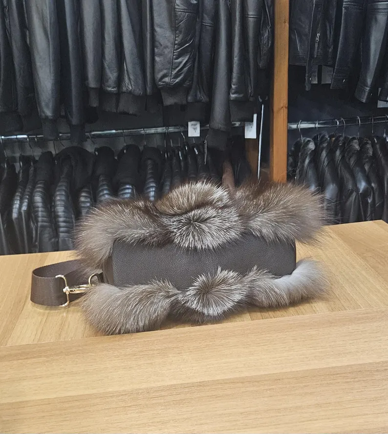 Real Fox Fur Bag with leather details in brown color - Image 4