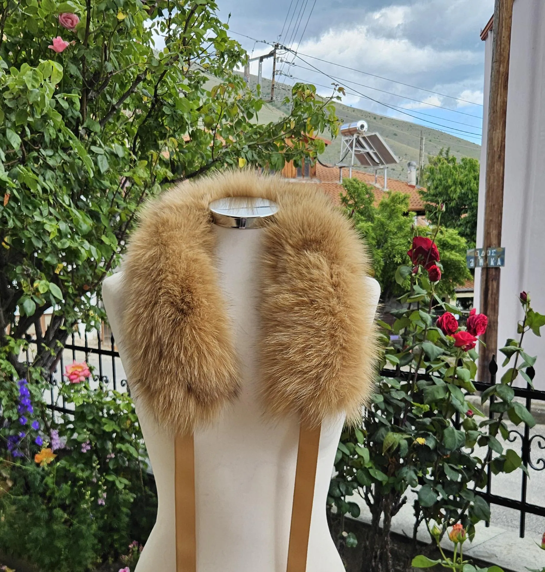 Real Fox Fur Collar with ribbon in beige color - Image 5