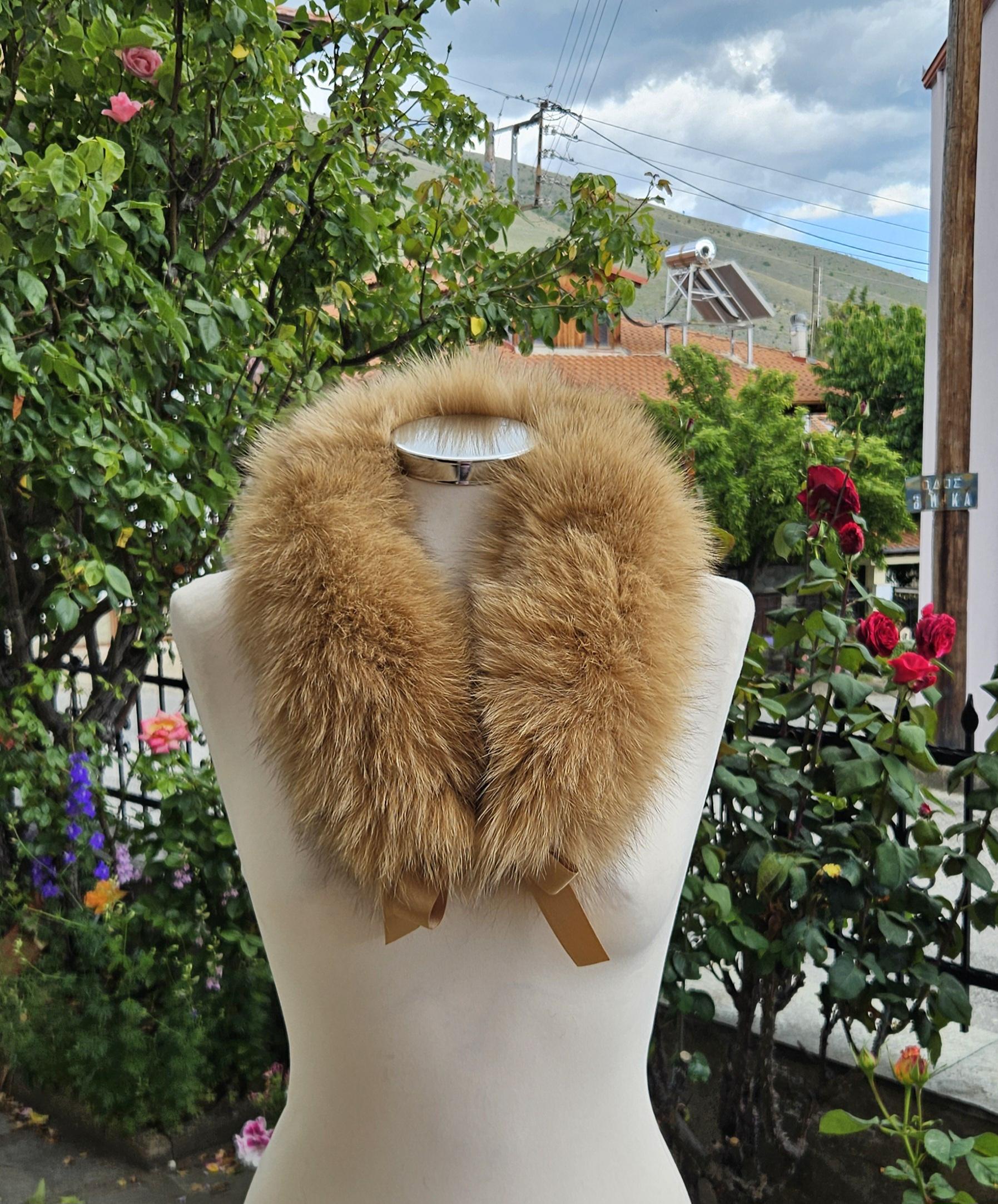 Real Fox Fur Collar with ribbon in beige color - Image 3