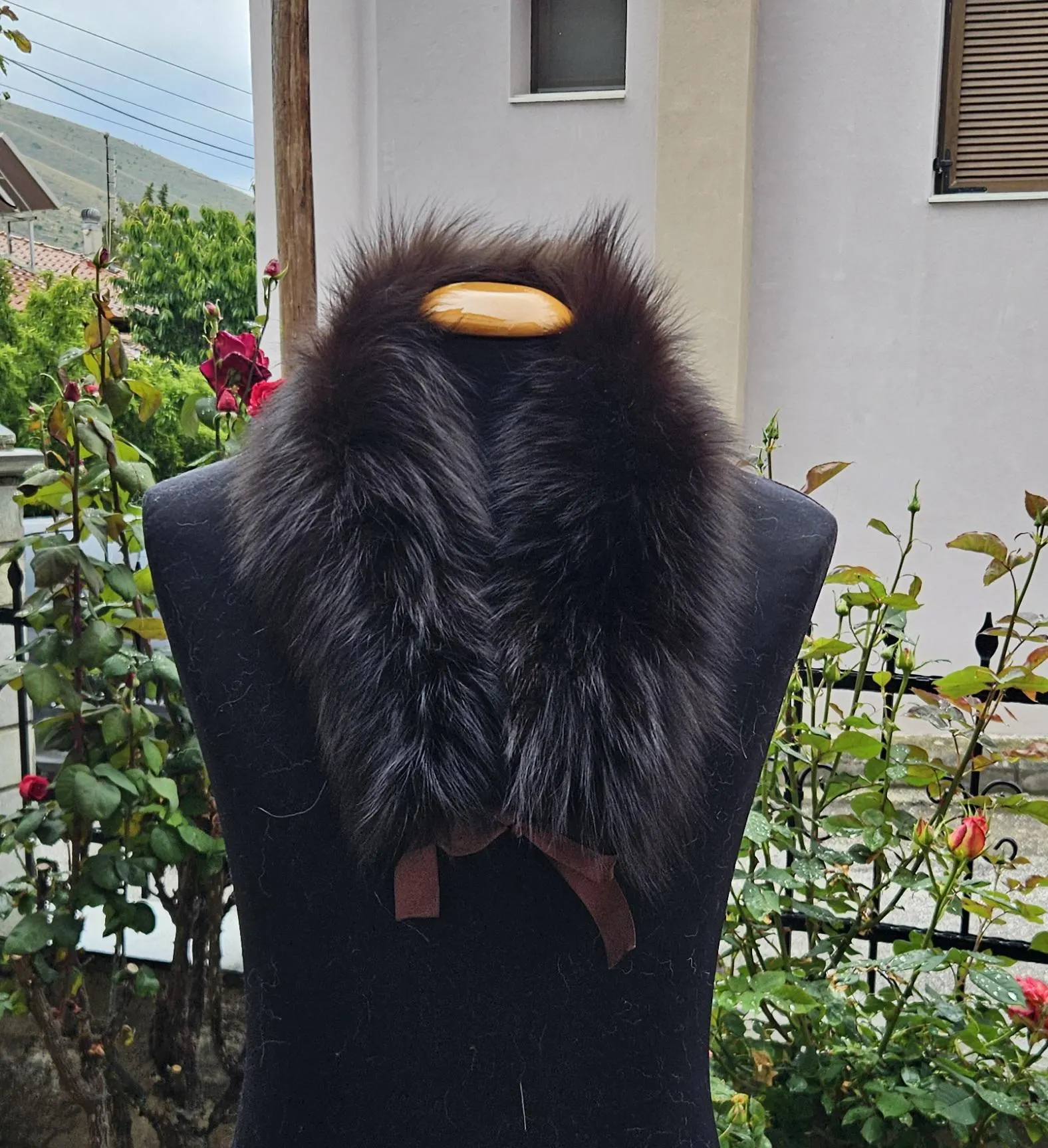 Real Fox Fur Collar with ribbon in brown color