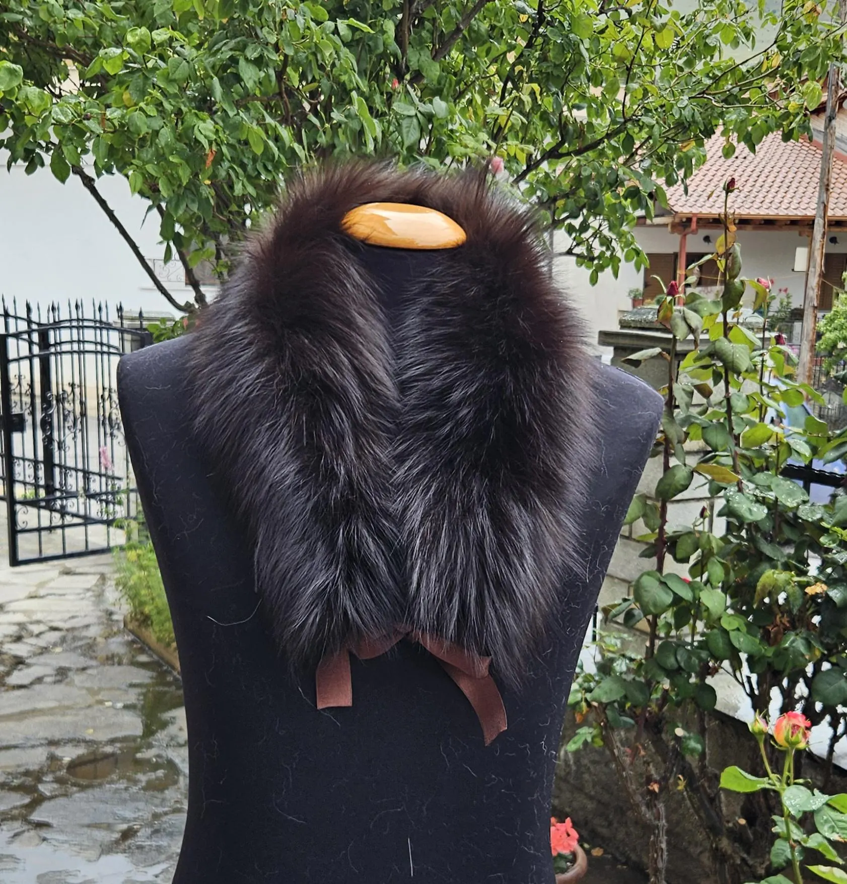 Real Fox Fur Collar with ribbon in brown color - Image 3