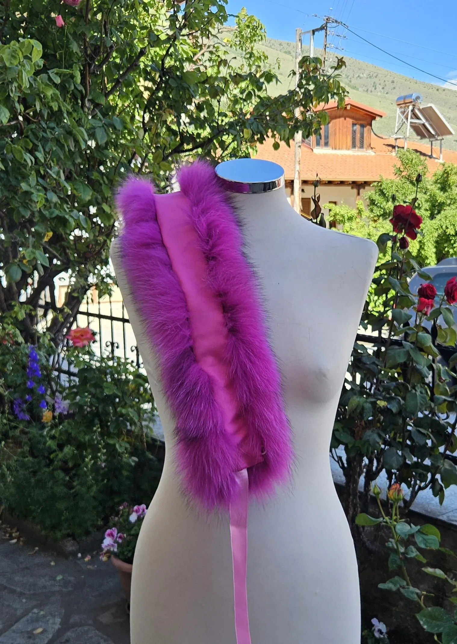 Real Fox Fur Collar with ribbon in fuchsia color - Image 5