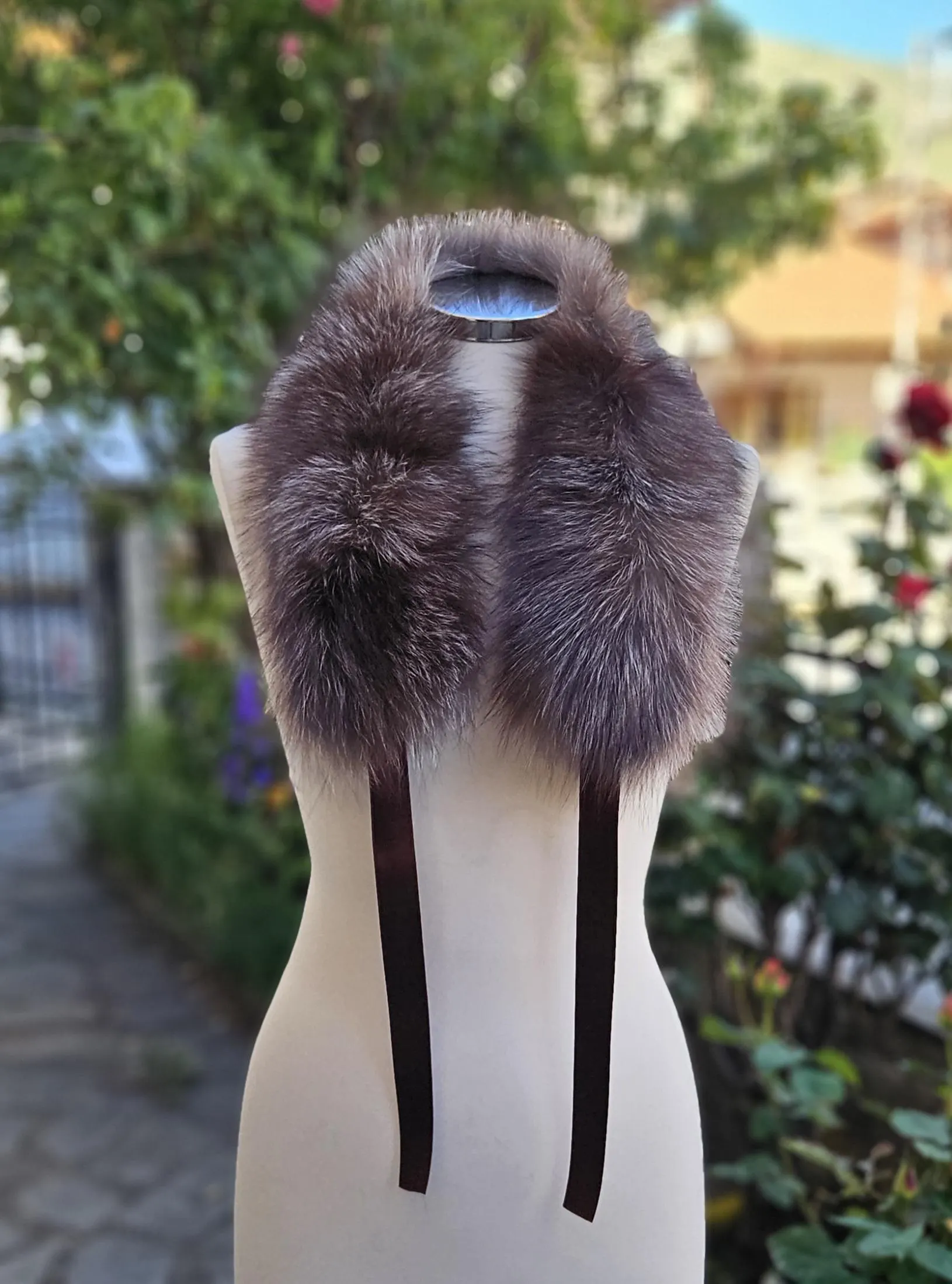 Real Fox Fur Collar with ribbon in crystal color - Image 5