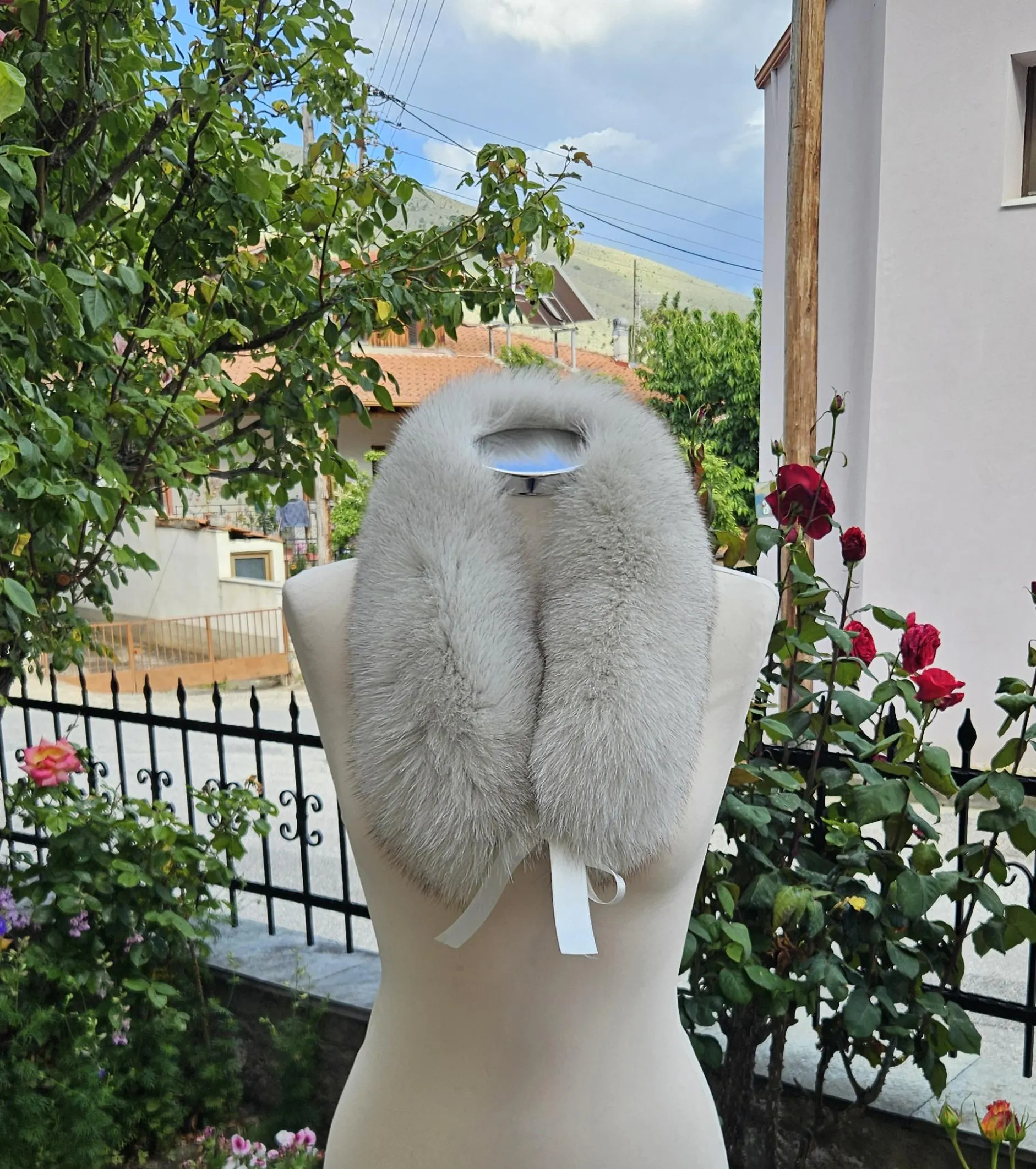 Real Fox Fur Collar with ribbon