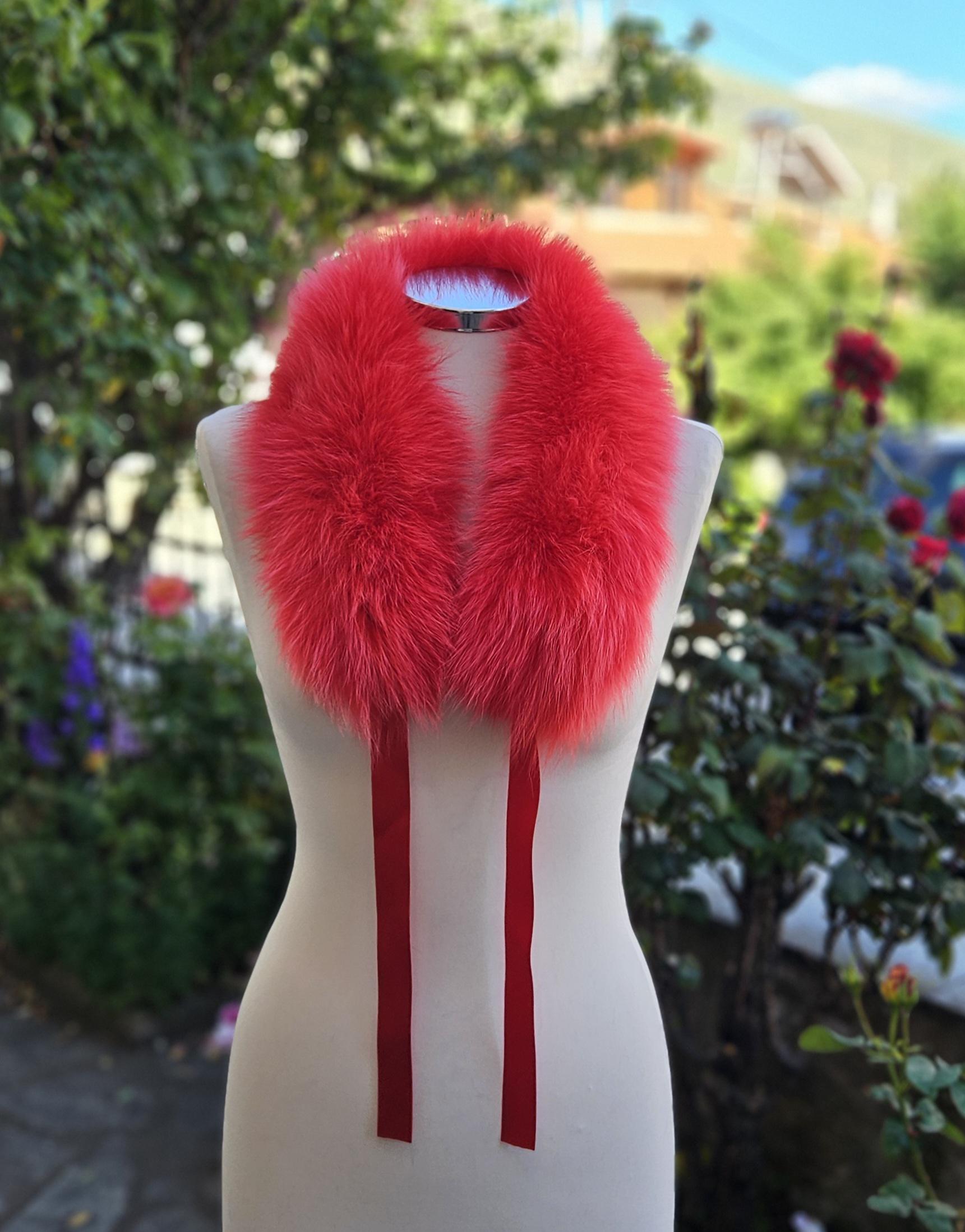 Real Fox Fur Collar with ribbon in red color - Image 4