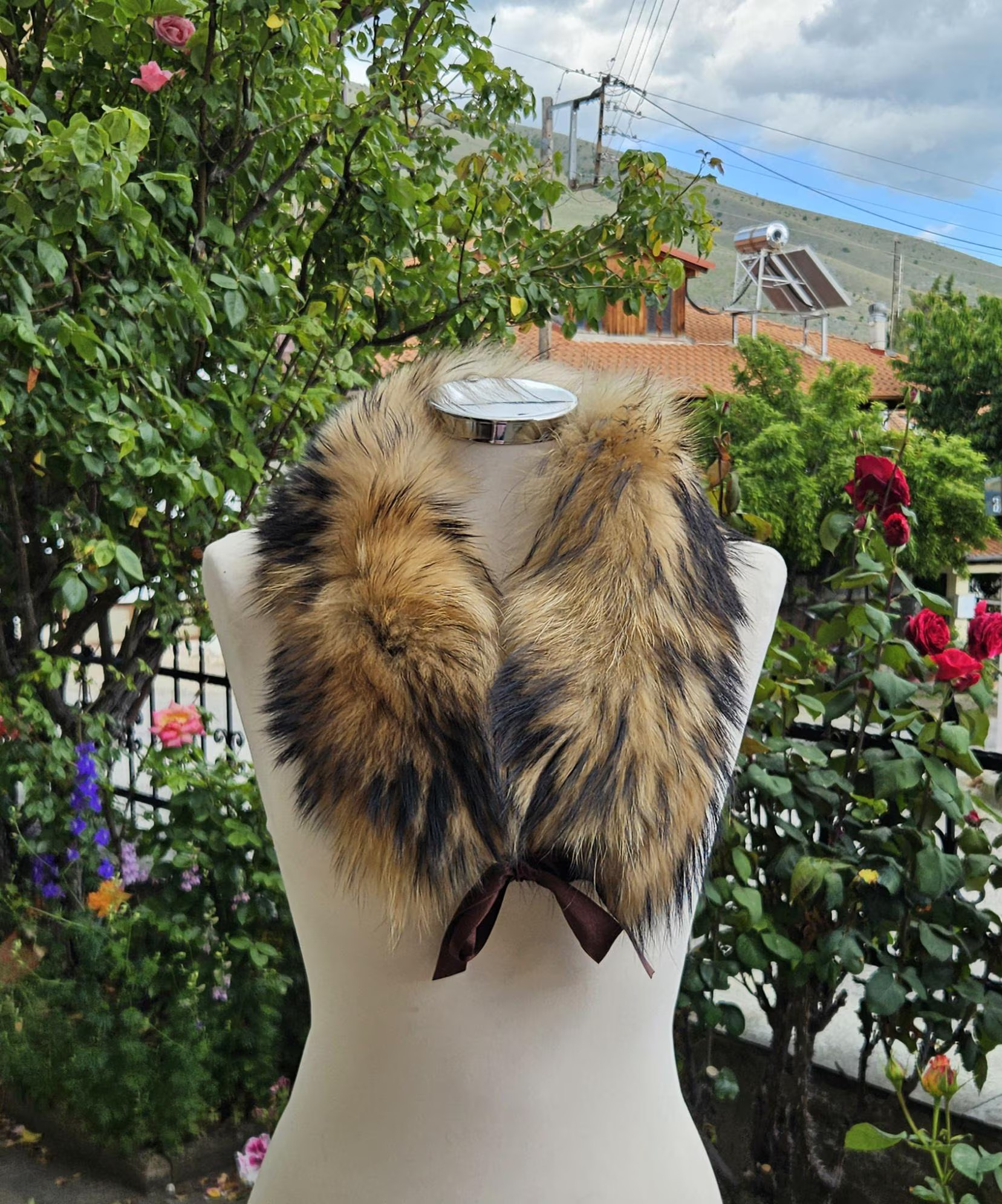 Real Fin Raccoon Fur Collar with ribbon - Image 3
