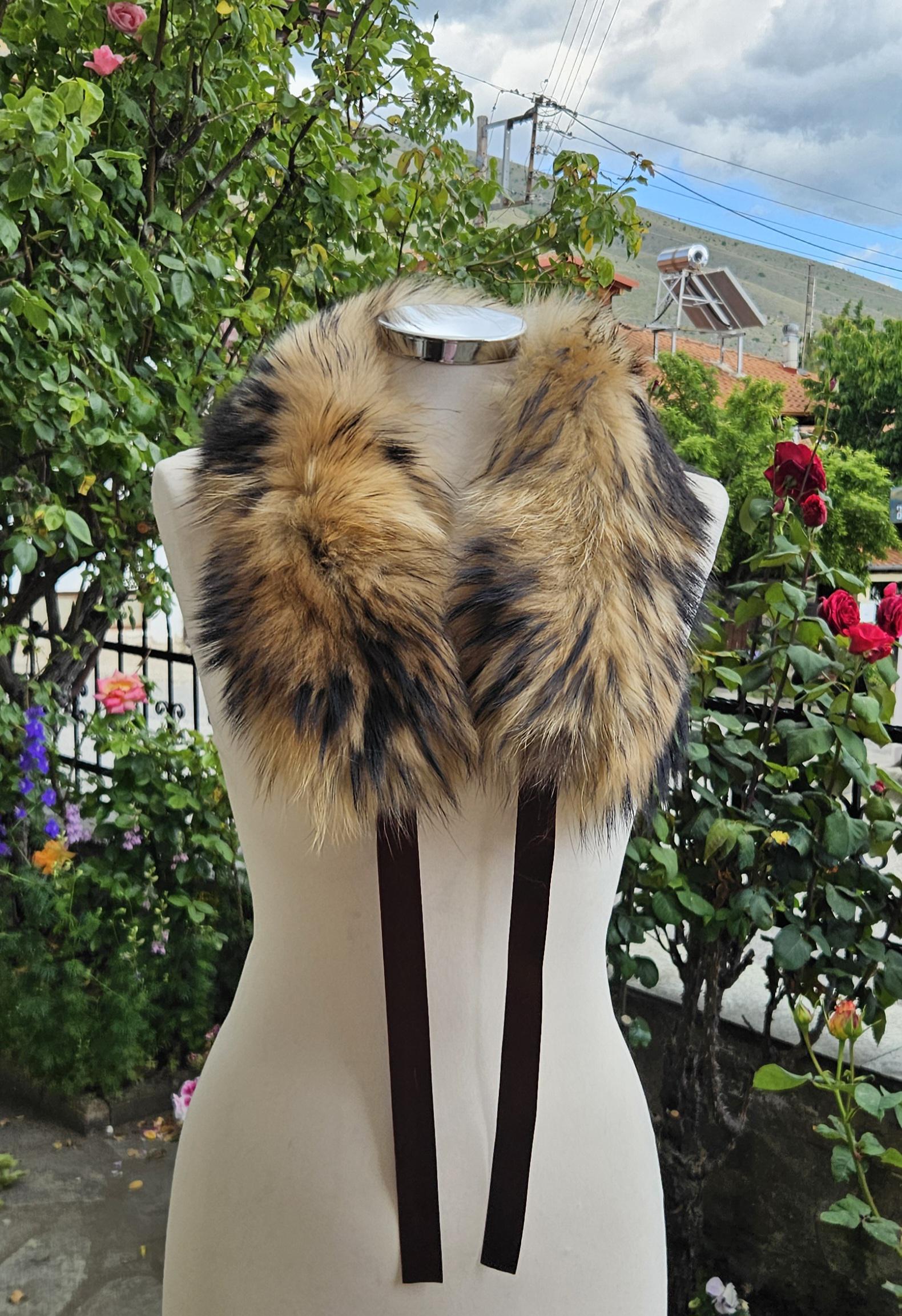 Real Fin Raccoon Fur Collar with ribbon - Image 4