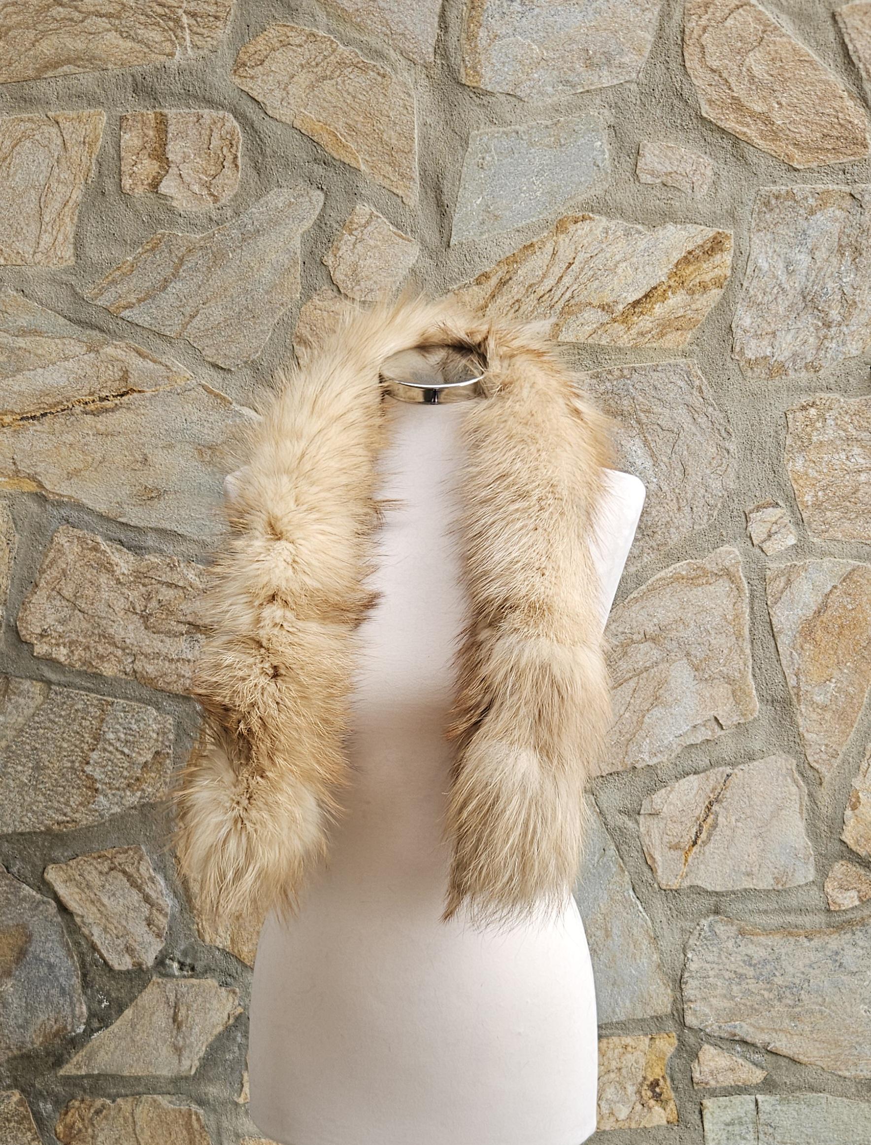 Real Fur Fox Scarf in beige color - Image 3