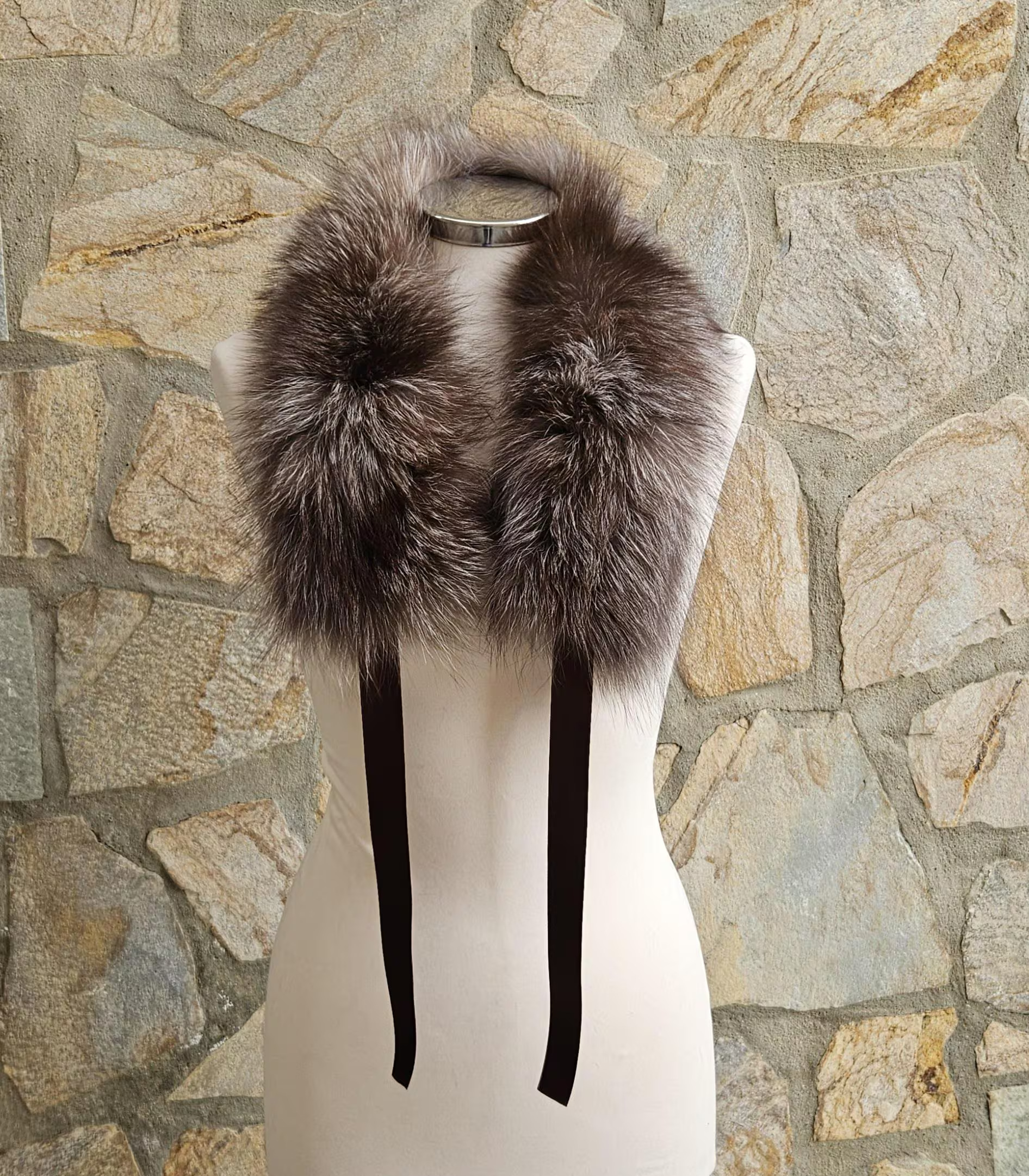 Real Fox Fur Collar with ribbon in crystal color - Image 4