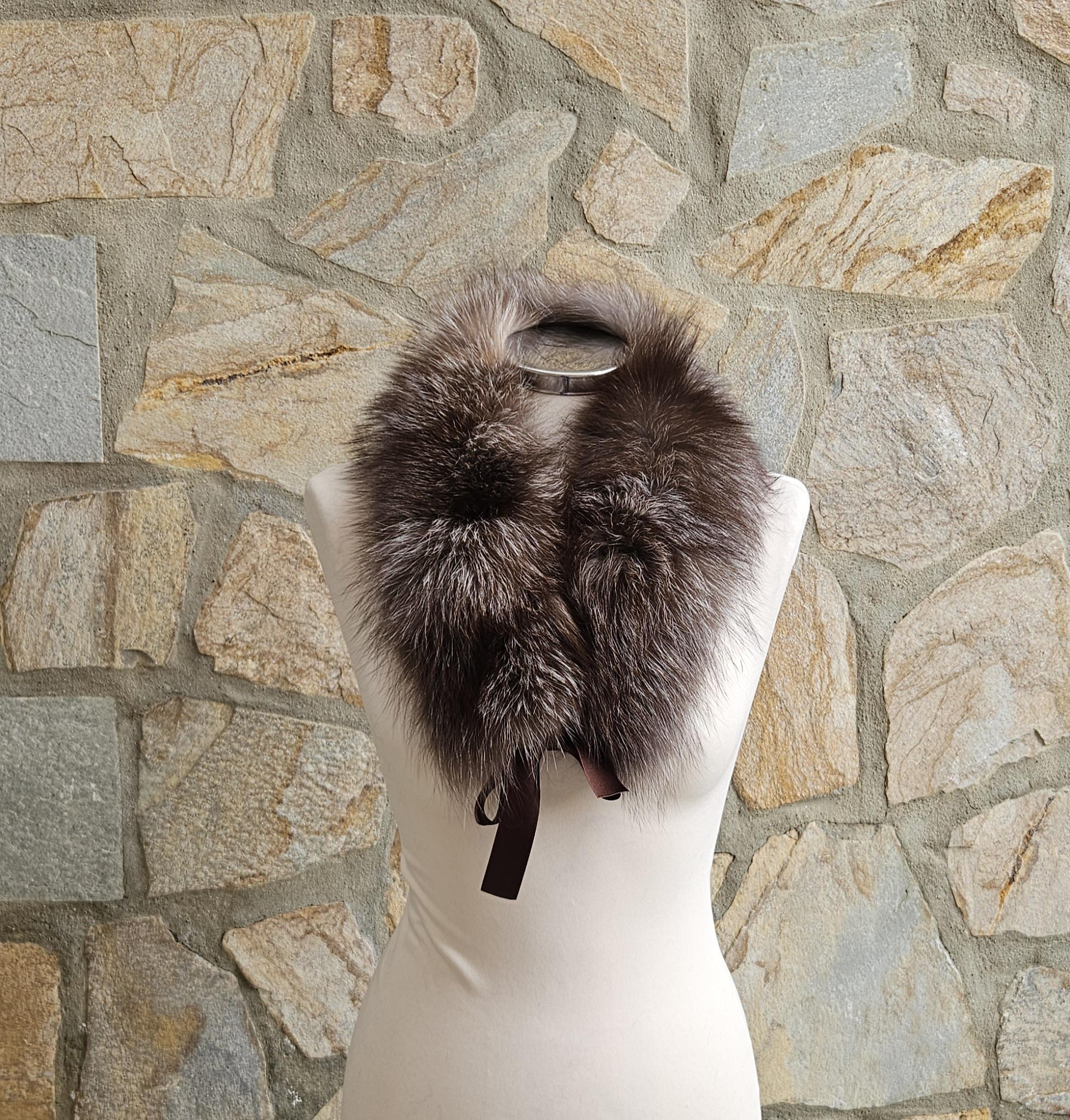 Real Fox Fur Collar with ribbon in crystal color - Image 3