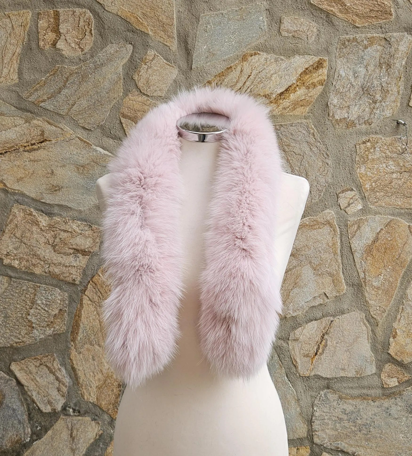 Real Fur Fox Scarf in pink color - Image 3