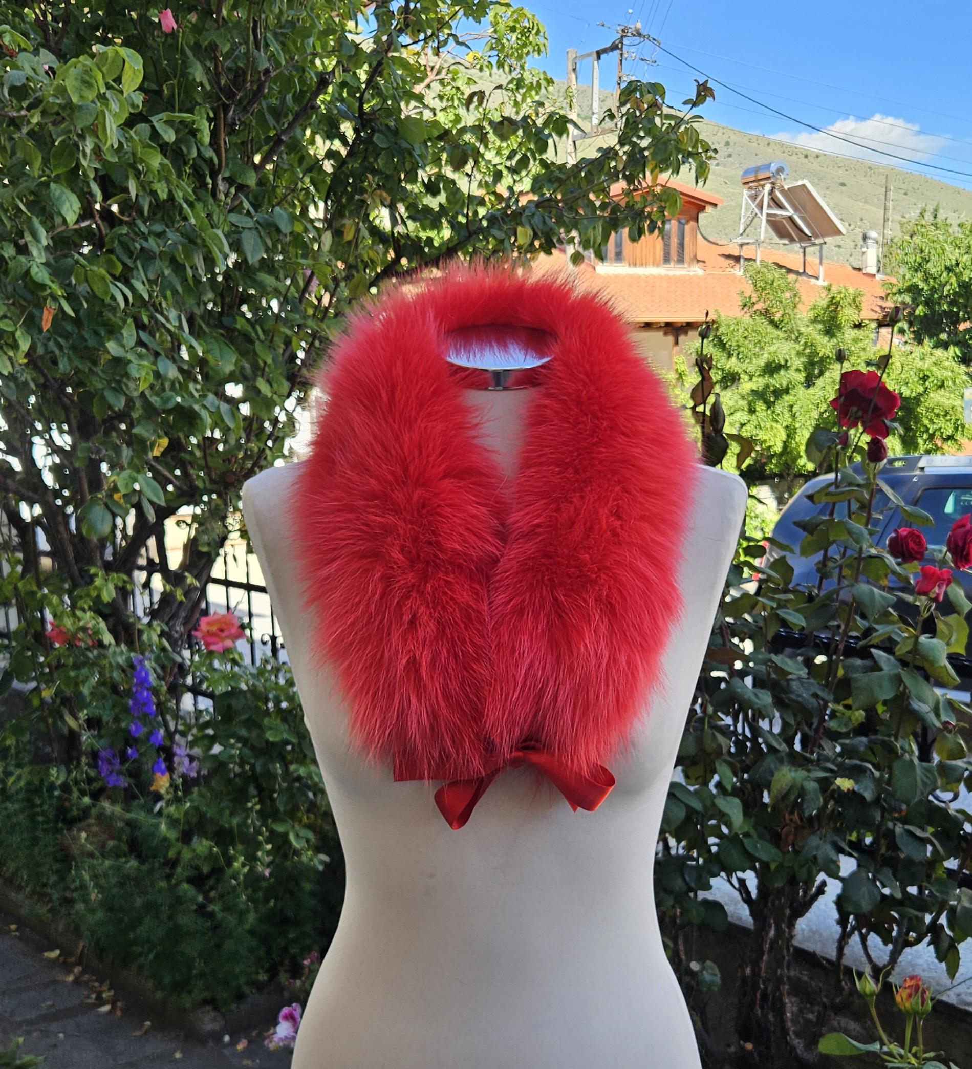 Real Fox Fur Collar with ribbon in red color - Image 3
