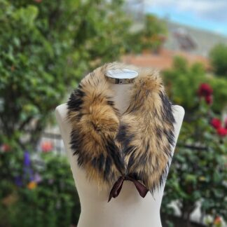 Real Fin Raccoon Fur Collar with ribbon