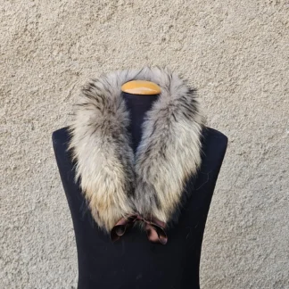 Real Fin Raccoon Fur Collar with ribbon