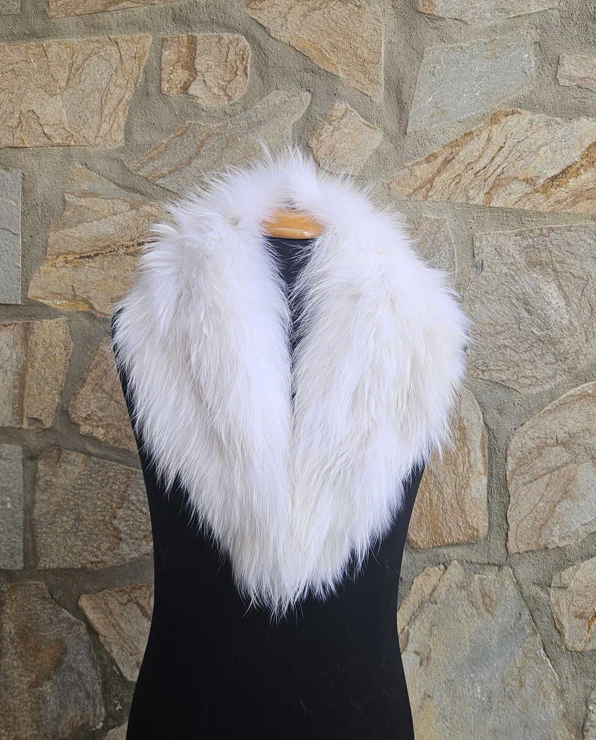 Real Fin Raccoon Fur Collar