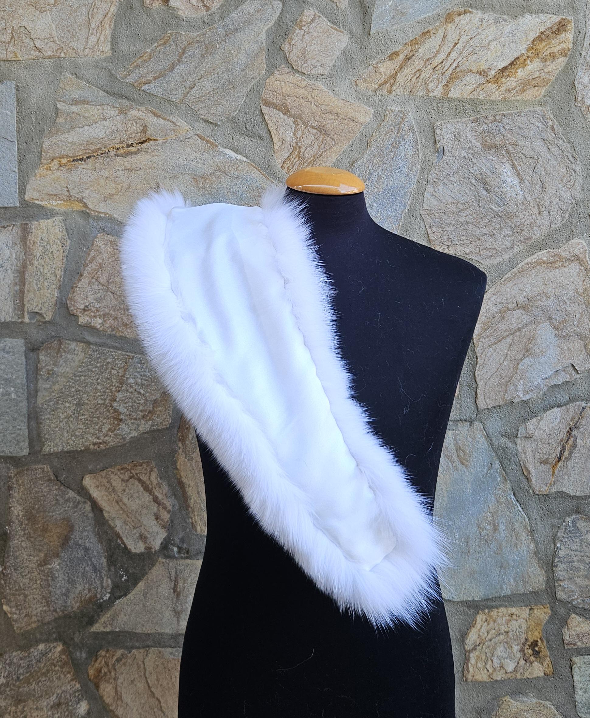 Real Fox Fur Collar in white color - Image 4