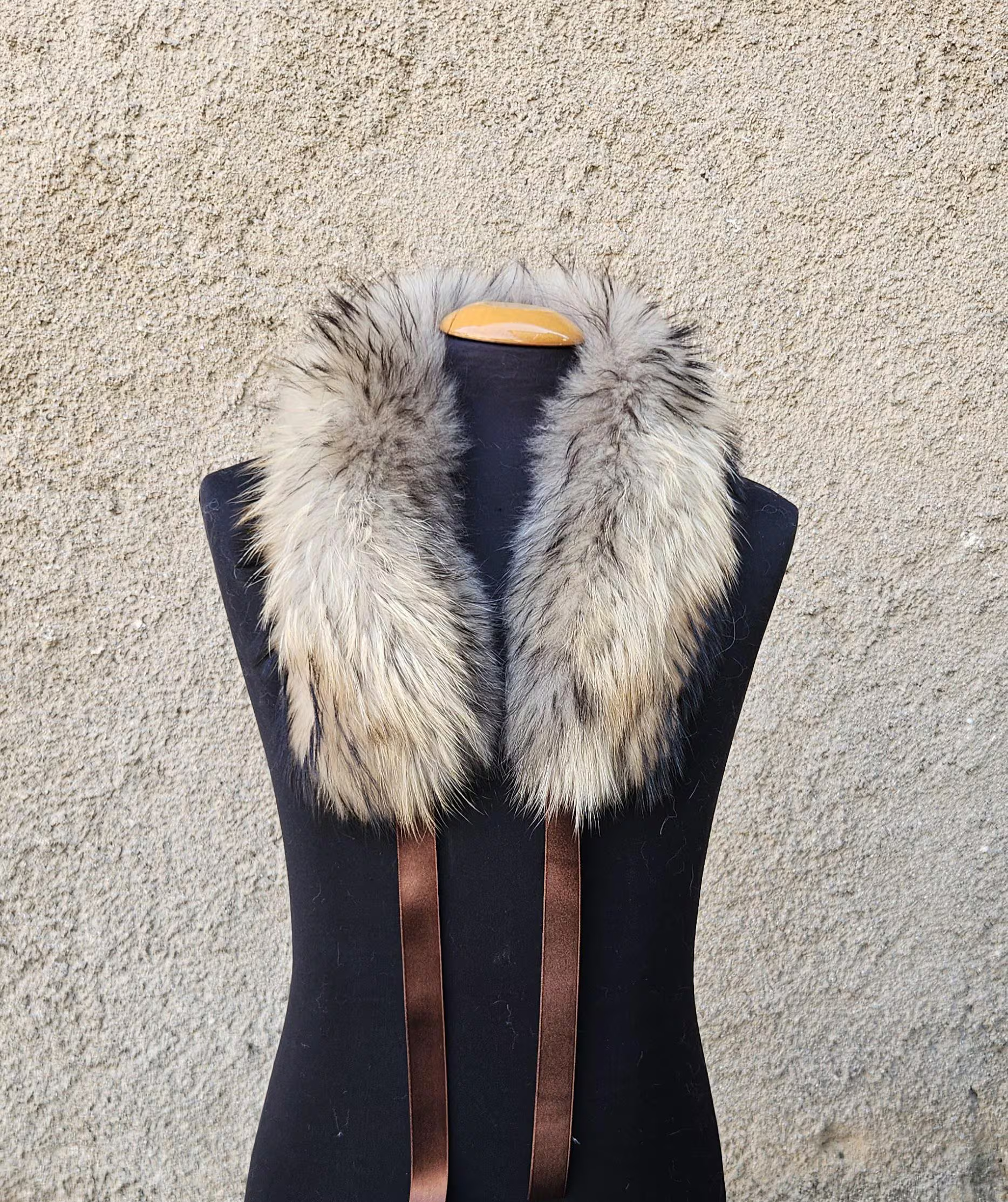 Real Fin Raccoon Fur Collar with ribbon - Image 4