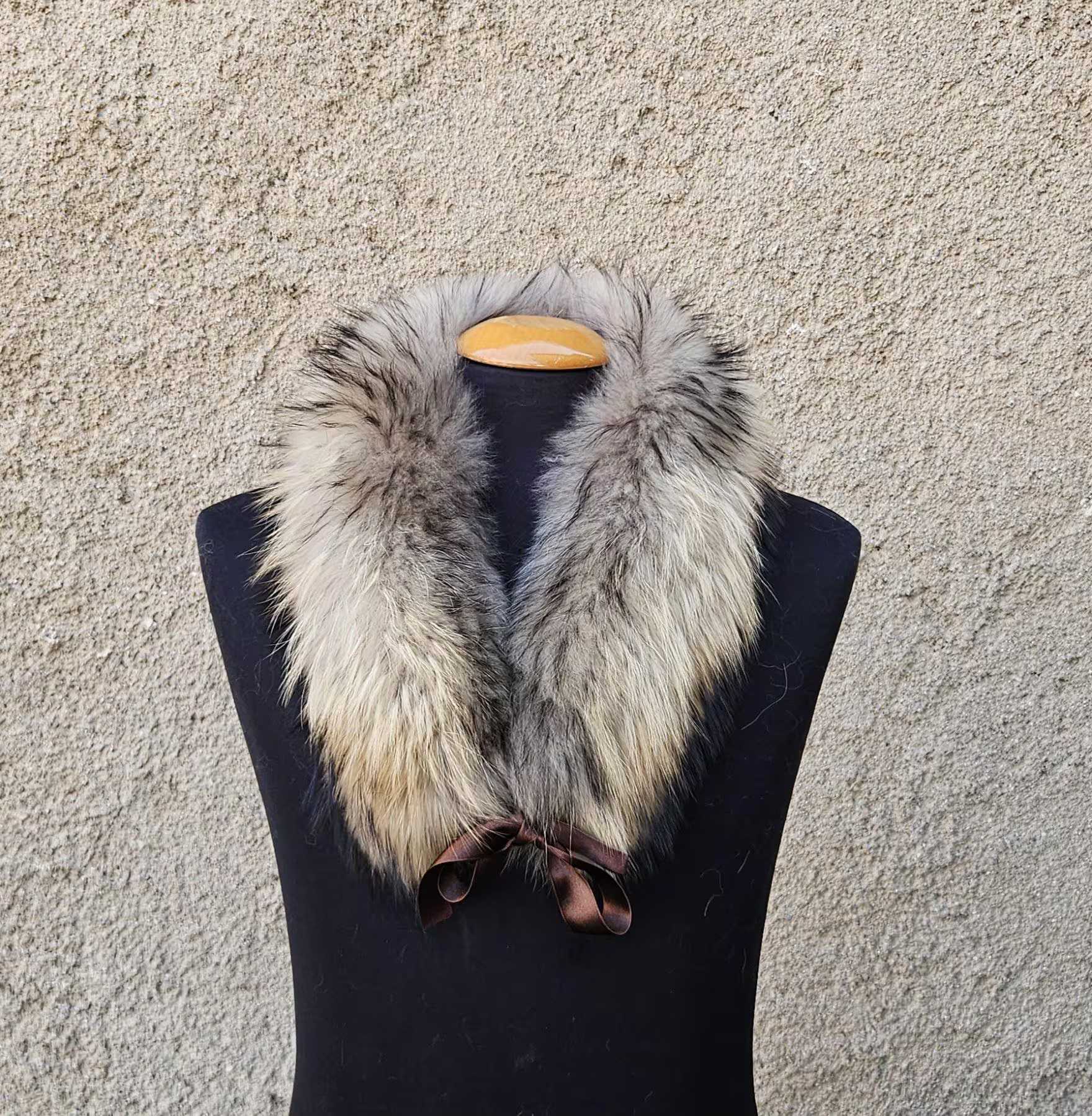 Real Fin Raccoon Fur Collar with ribbon - Image 3