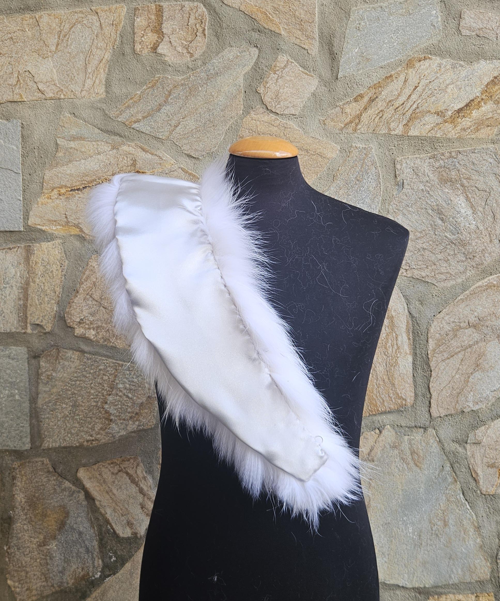 Real Fin Raccoon Fur Collar - Image 4