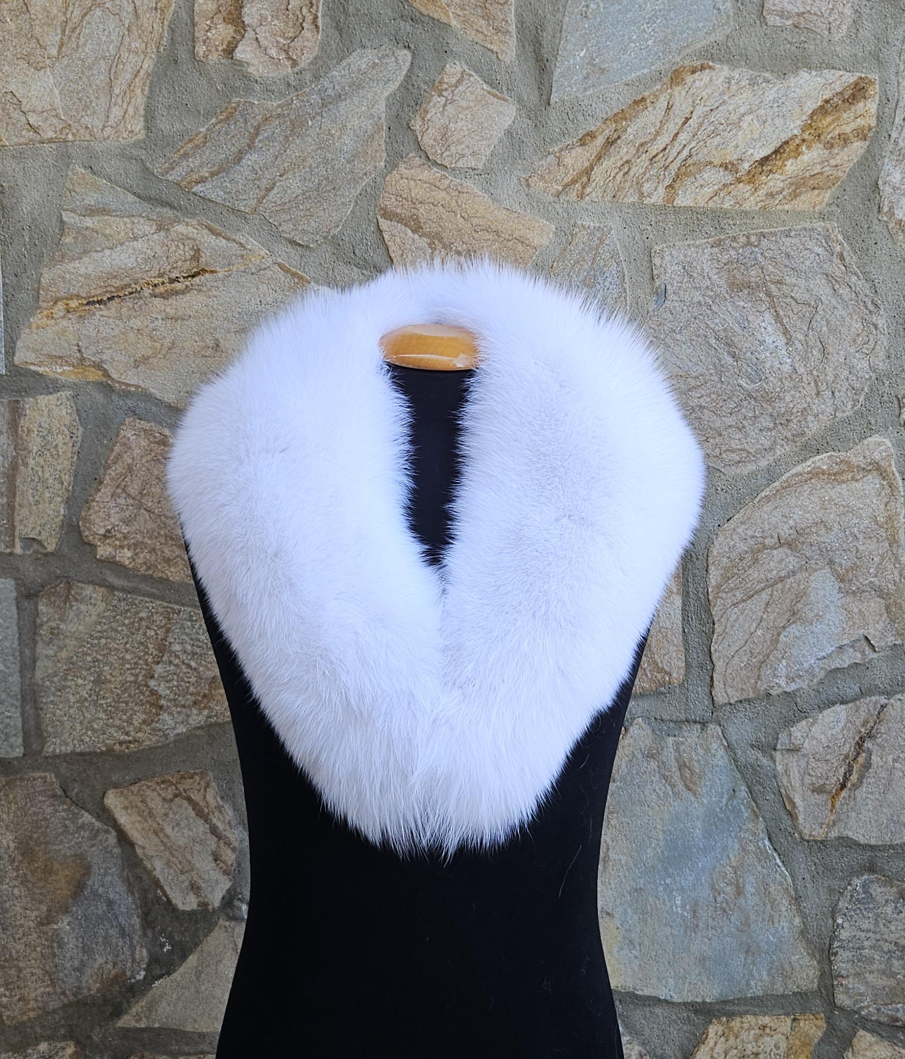 Real Fox Fur Collar in white color