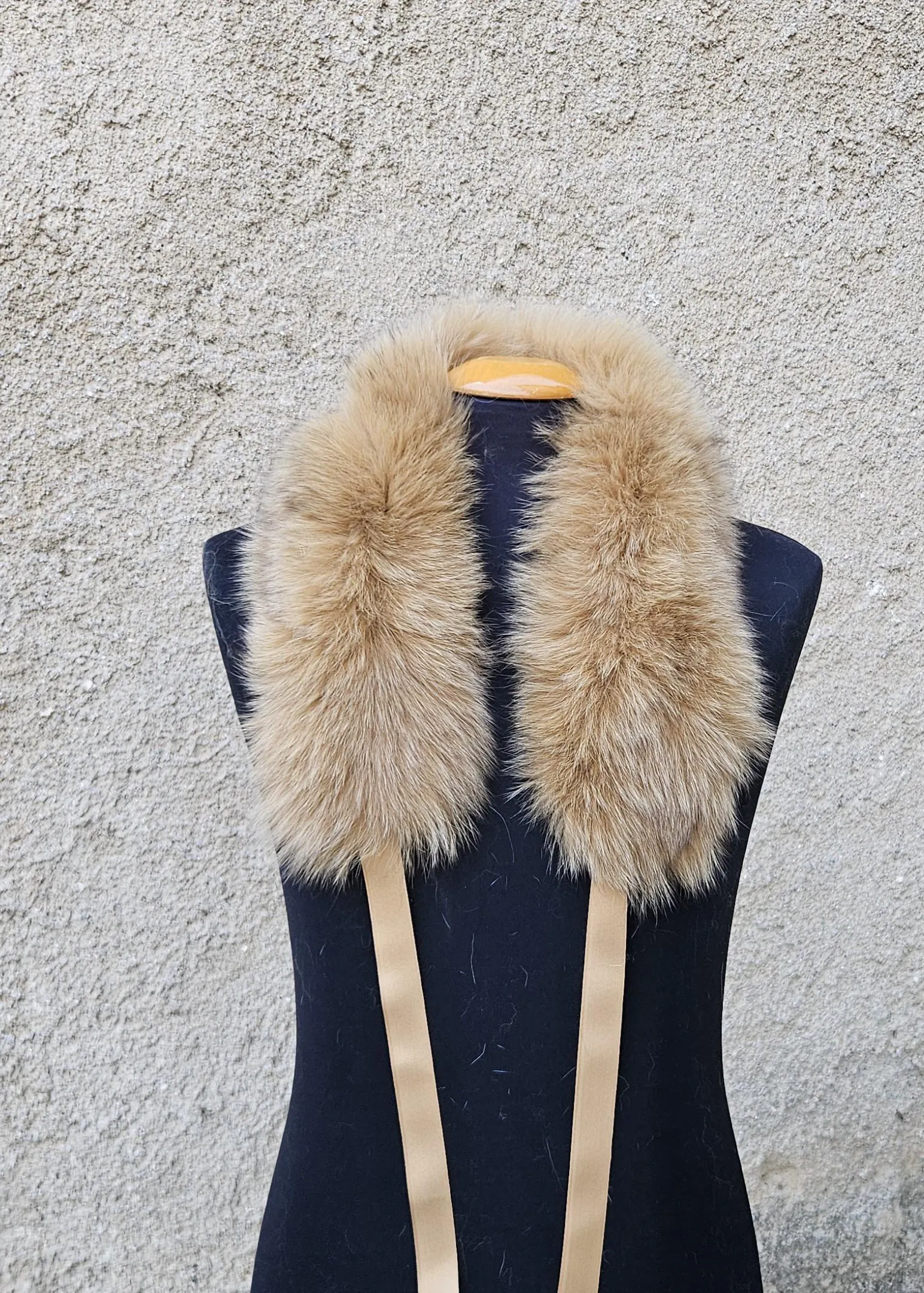 Real Fox Fur Collar with ribbon in beige color - Image 6