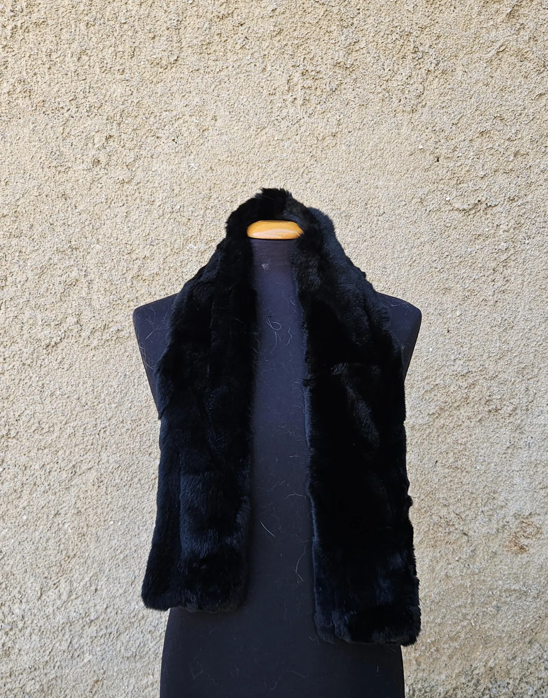 Real Fur Rex Rabbit Scarf in black color - Image 3