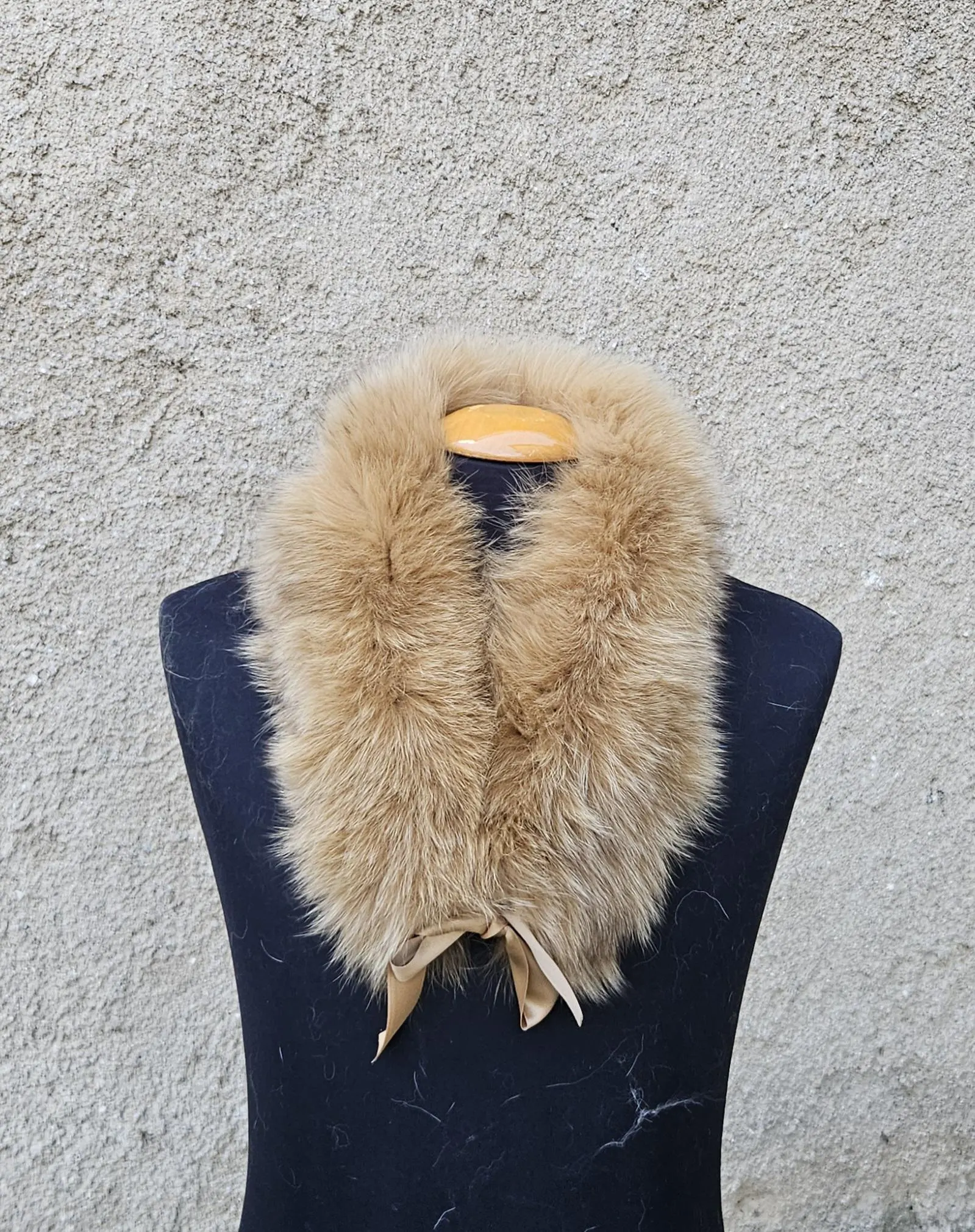 Real Fox Fur Collar with ribbon in beige color