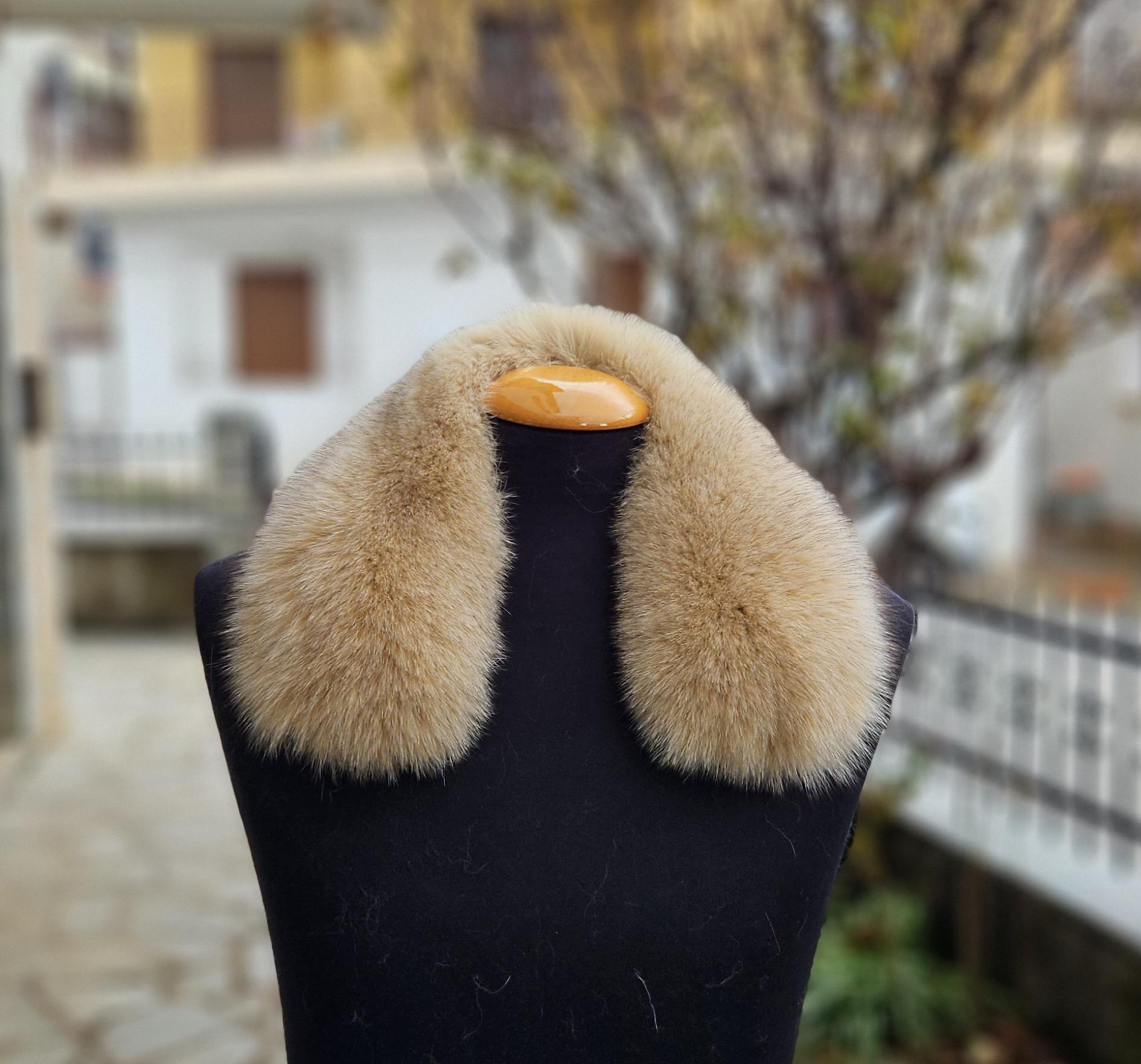 Real Fox Fur Collar in beige color - Image 4