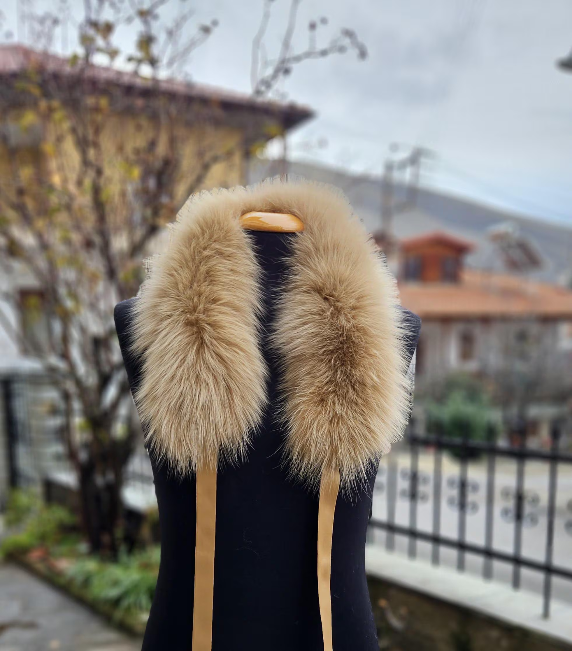 Real Fox Fur Collar with ribbon in beige color - Image 5