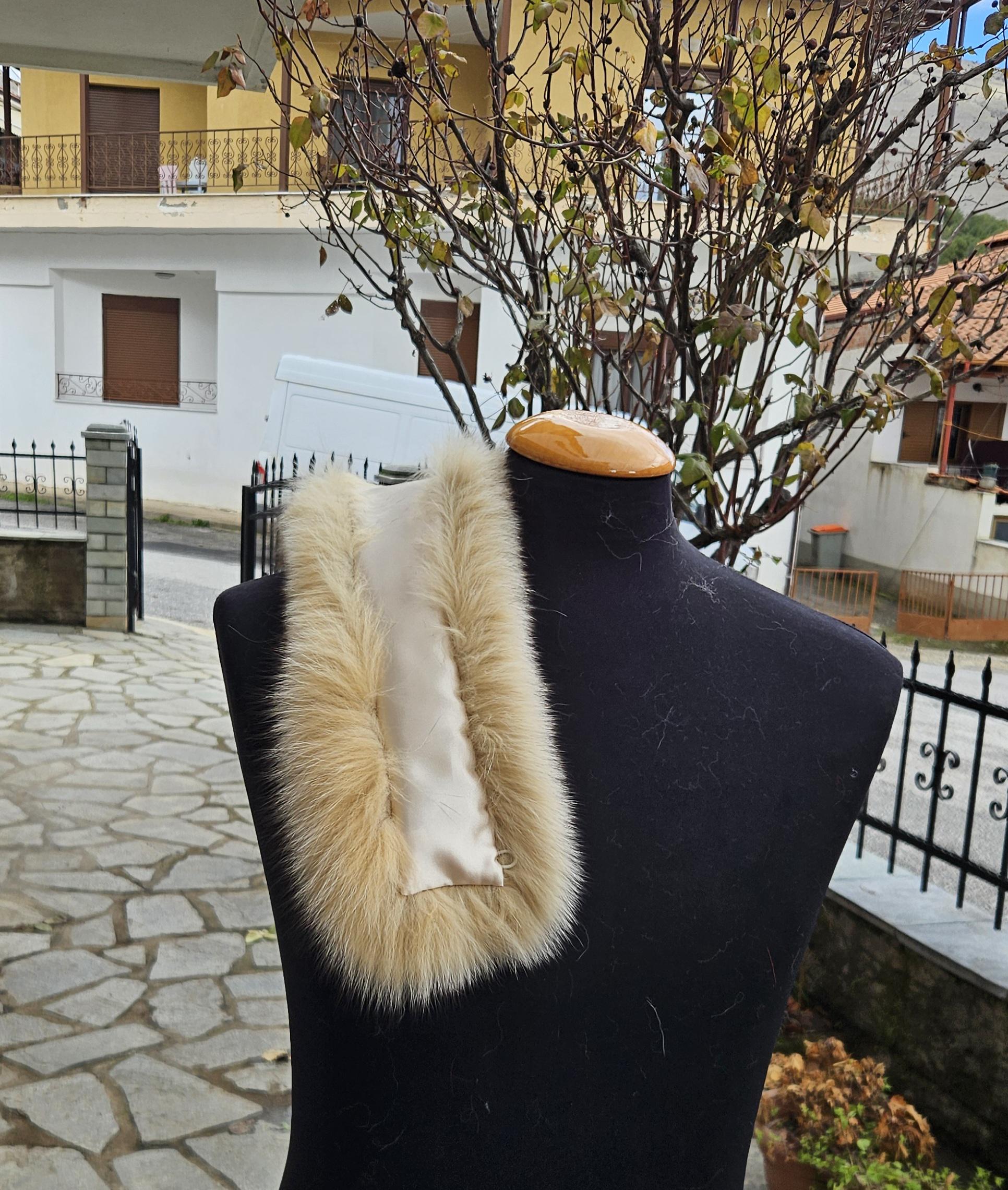 Real Fox Fur Collar in beige color - Image 6