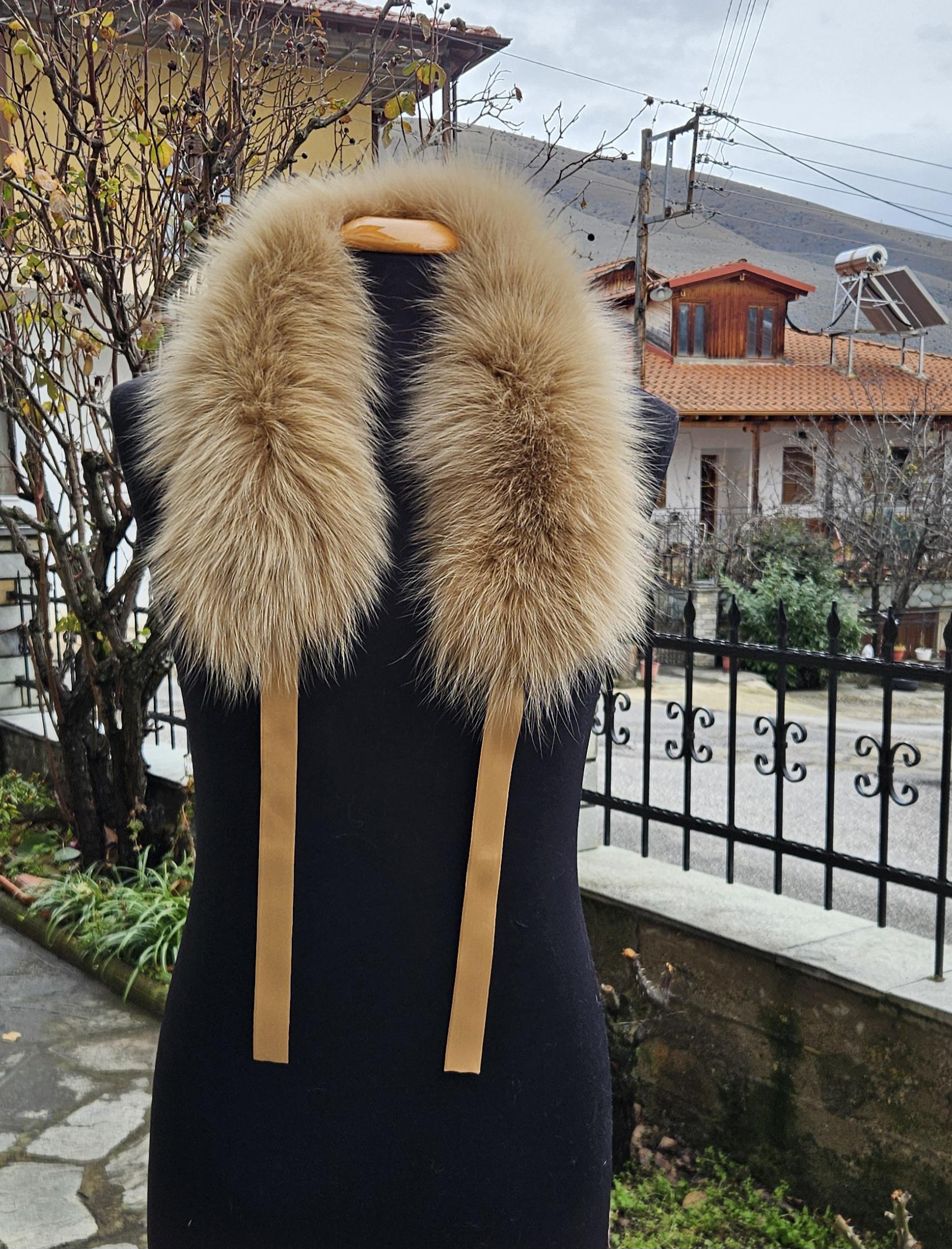Real Fox Fur Collar with ribbon in beige color - Image 6