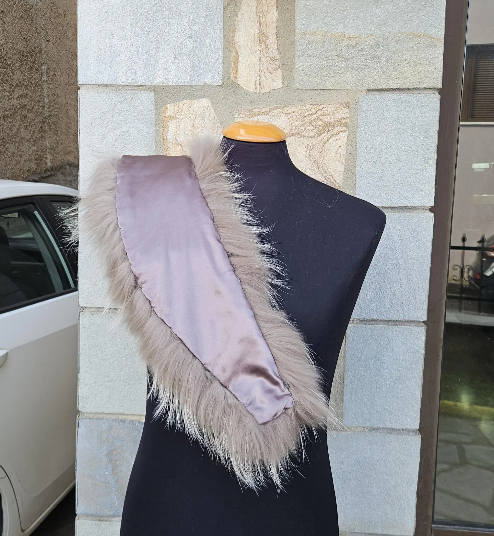 Real Fin Raccoon Fur Collar - Image 4