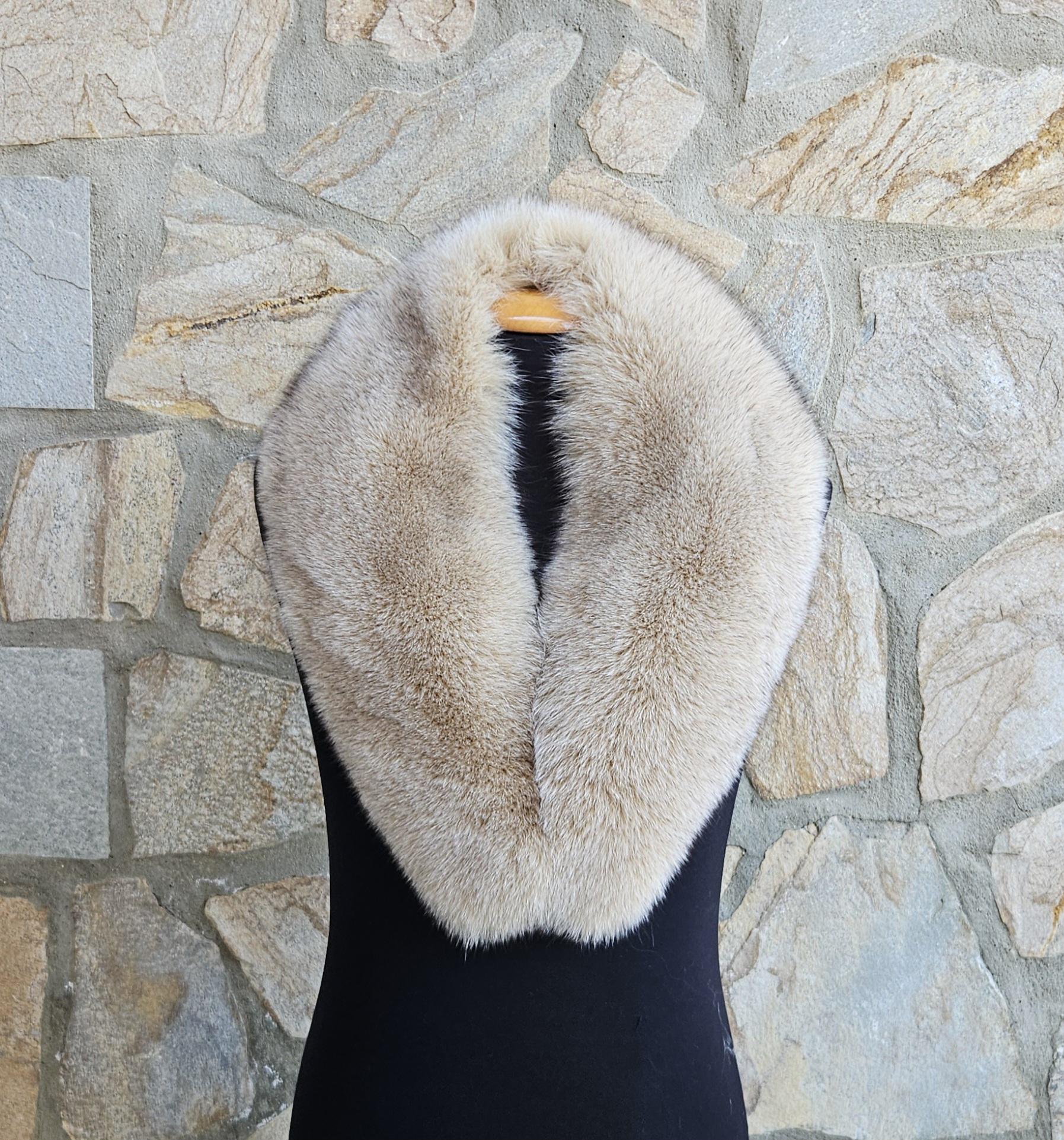 Real Fox Fur Collar in beige color