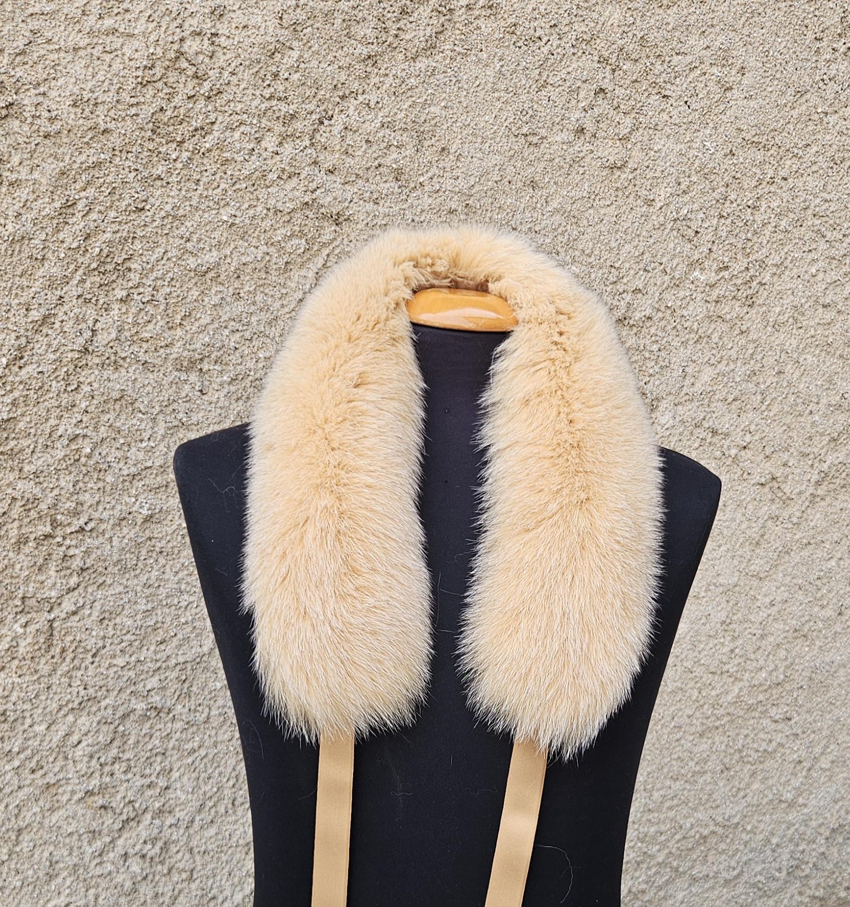 Real Fox Fur Collar with ribbon in beige color - Image 3