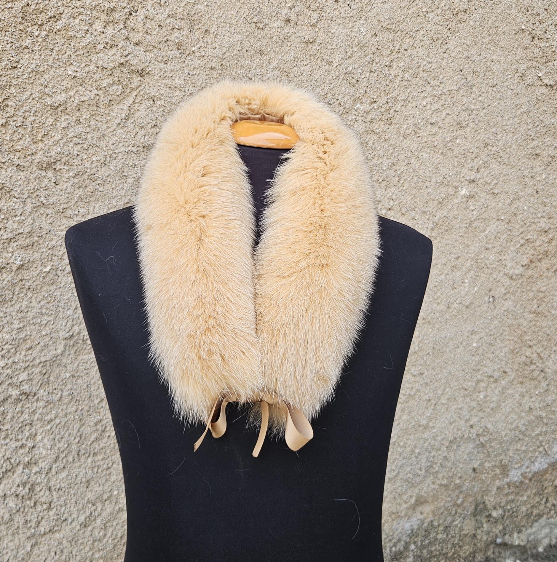 Real Fox Fur Collar with ribbon in beige color