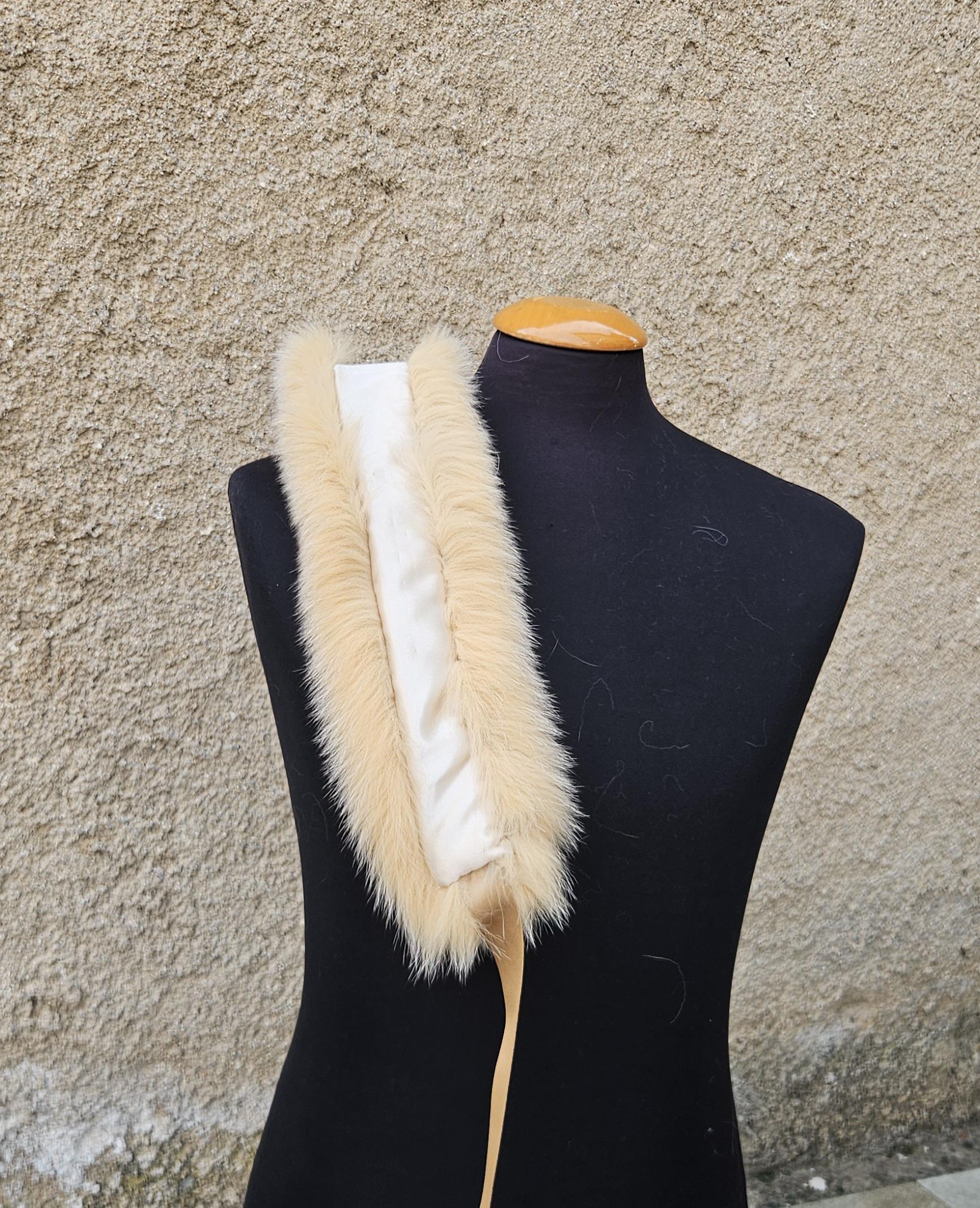 Real Fox Fur Collar with ribbon in beige color - Image 4