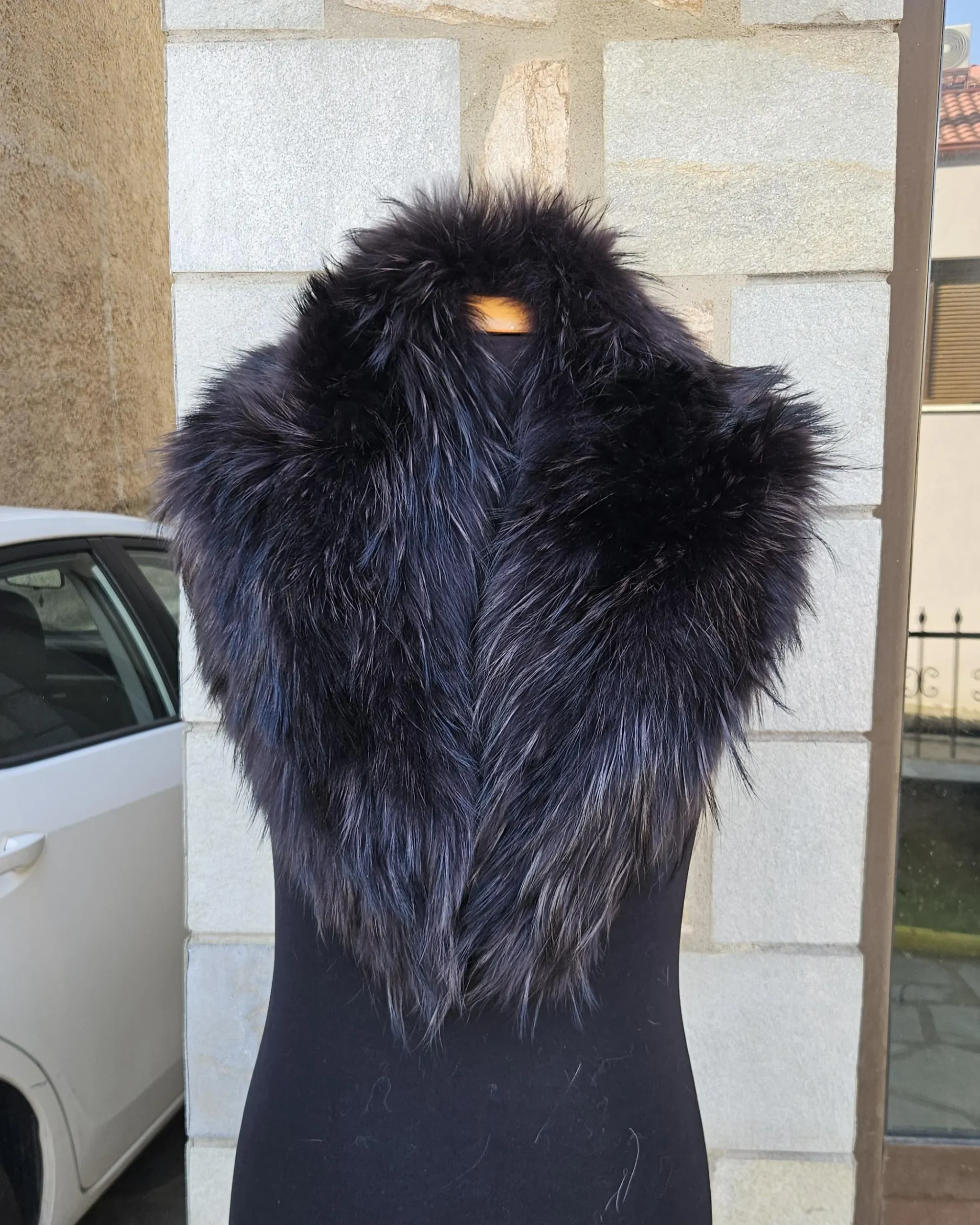 Real Fin Raccoon Fur Collar - Image 3