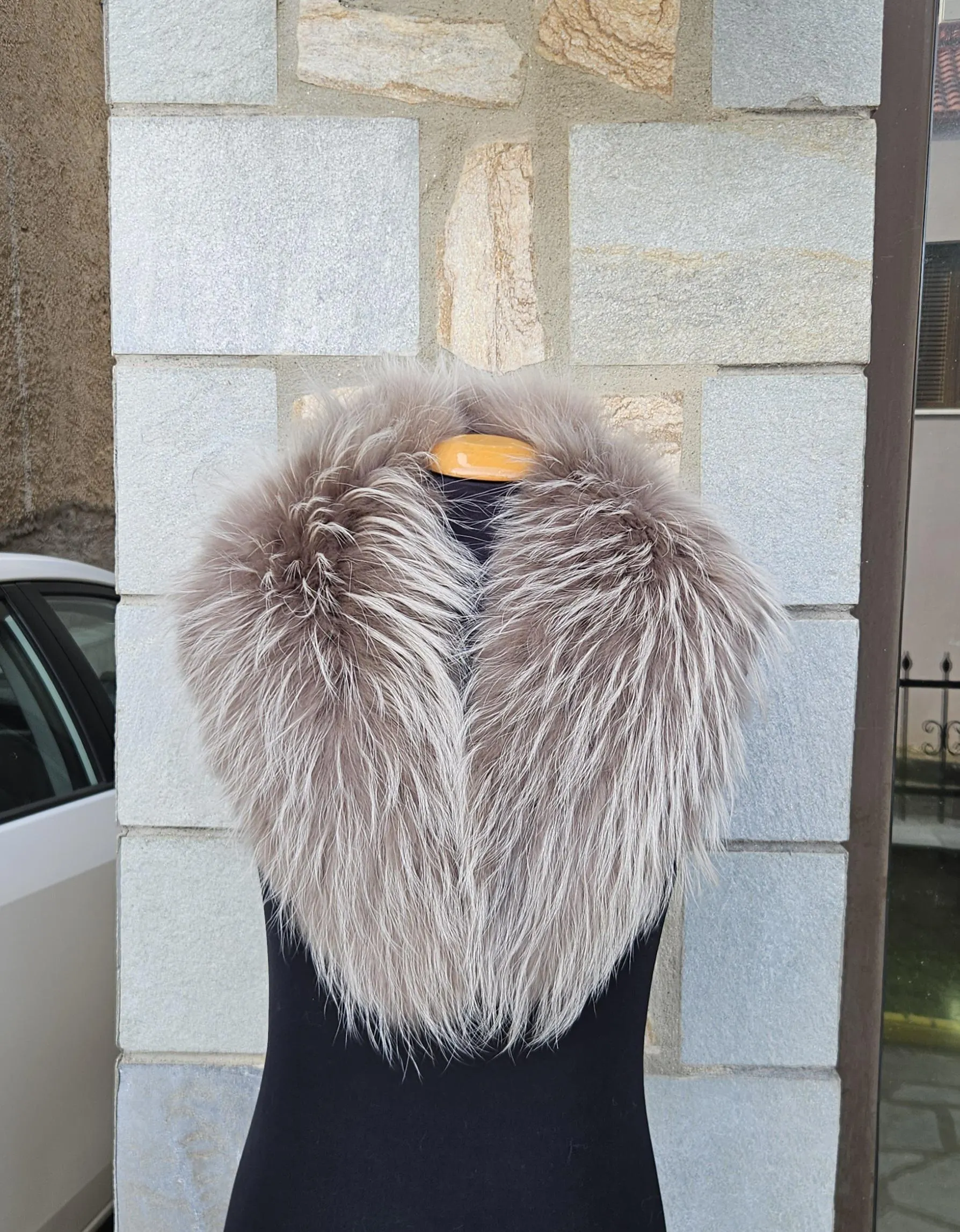Real Fin Raccoon Fur Collar - Image 3