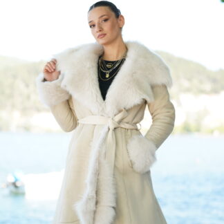 Elevate Your Winter Wardrobe with Real Sheepskin Fur Coat, Women’s Elegant Outerwear